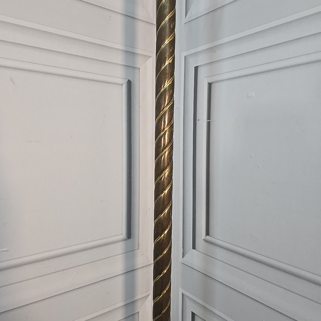 photo furniture Vintage Brass Floor Lamp Barley Twist Column Antique Standard Lamp For Rewire