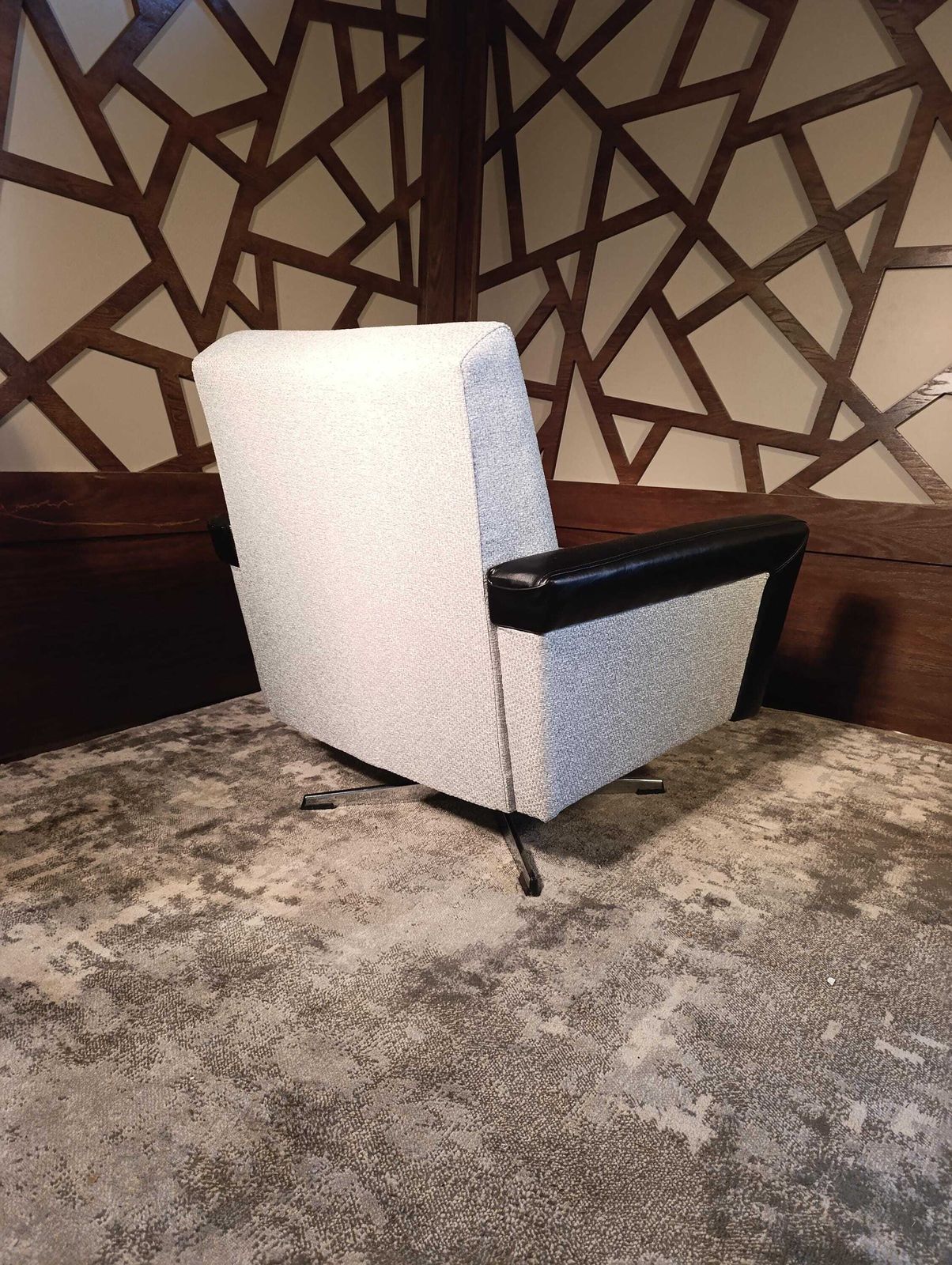 1950s Italian Style Swivel Lounge Chair, New Upholstery photo vintage