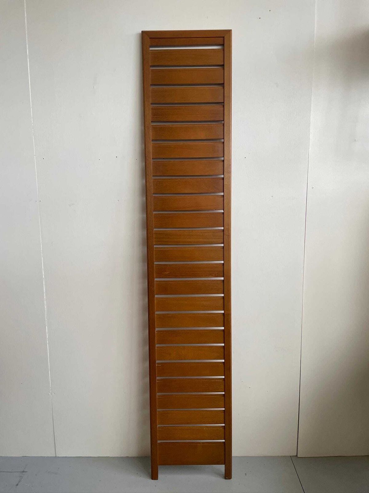 Wooden Staples Ladderax 2 Foot Room Divider Ladder (05g)