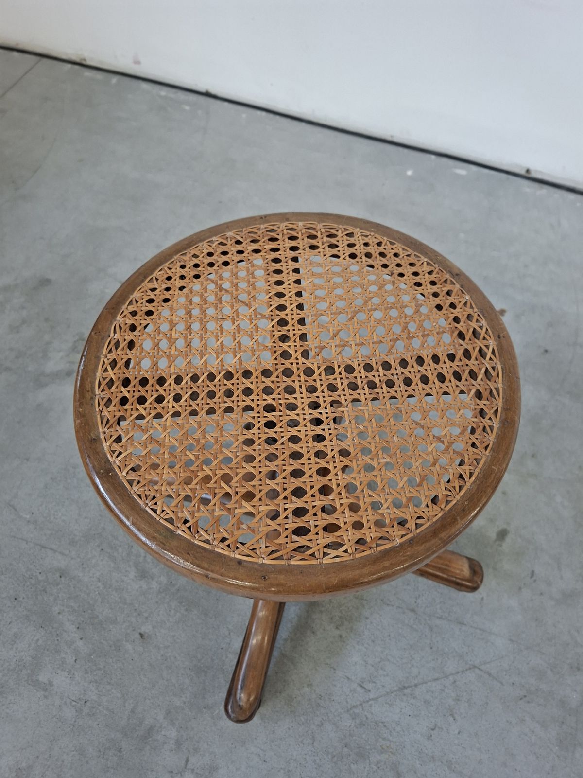 Sgabello Da Pianoforte In Faggio Curvato E Paglia Di Vienna photo furniture