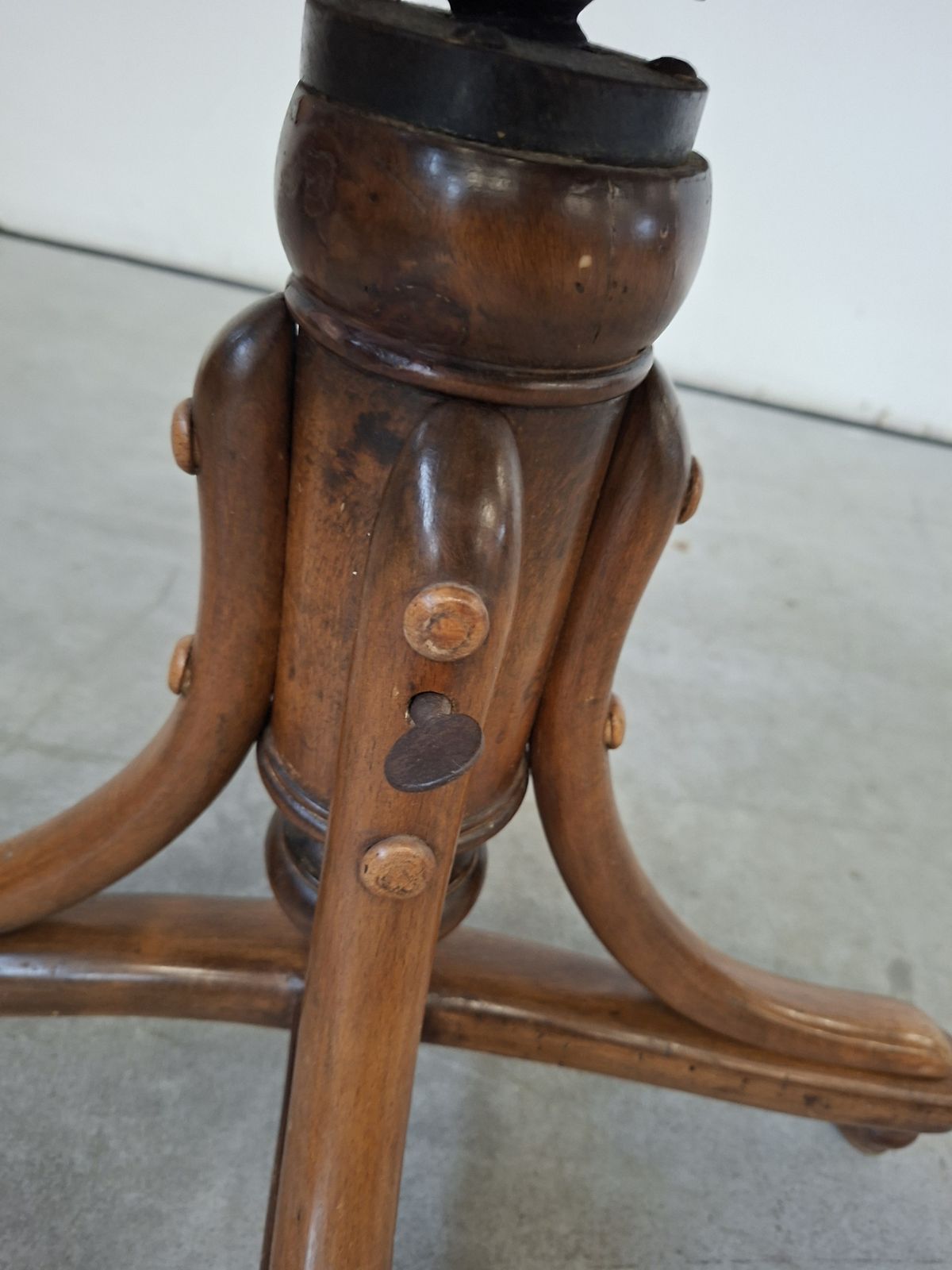 Sgabello Da Pianoforte In Faggio Curvato E Paglia Di Vienna photo Furniture