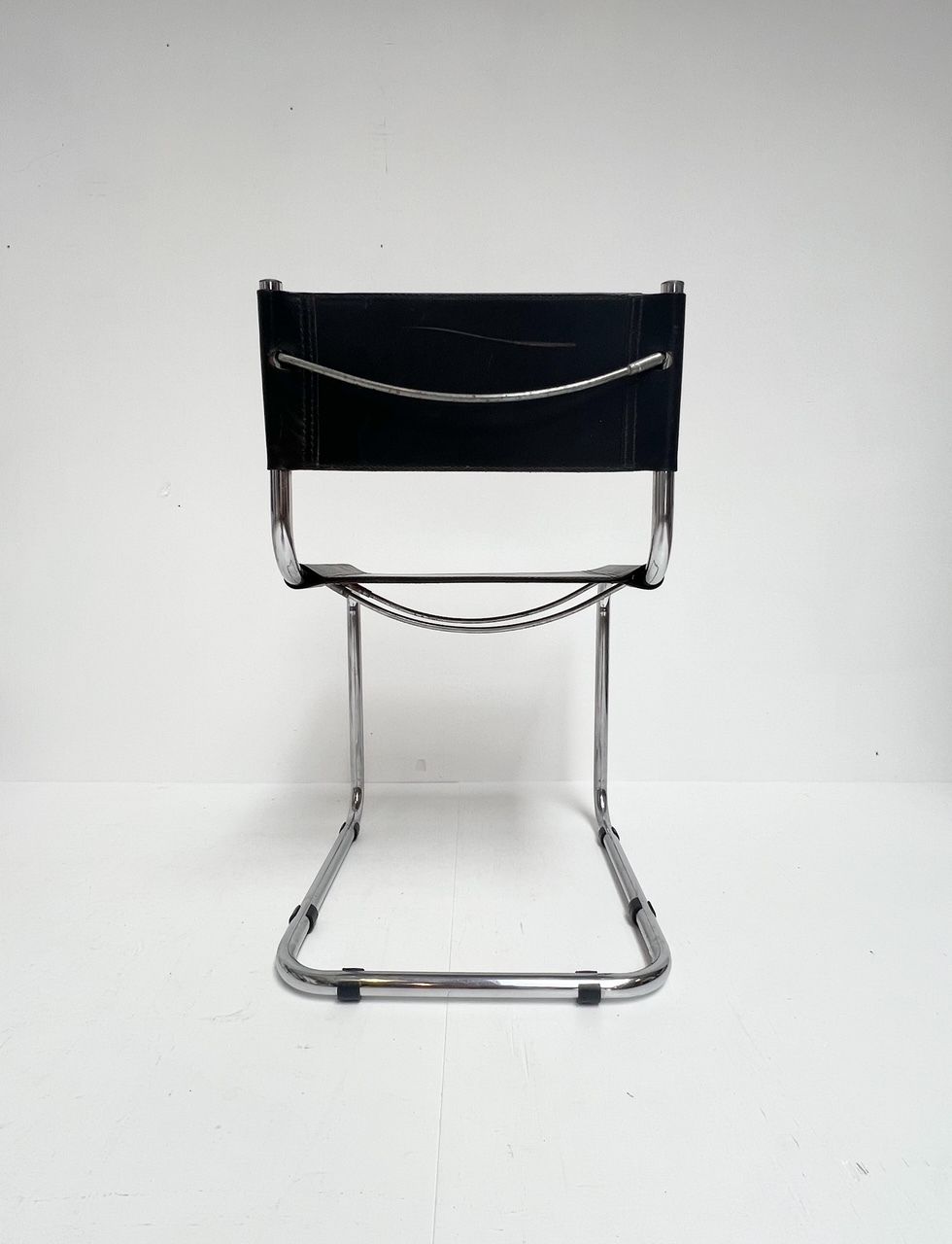 photo vinterior Set Of 4 Leather Marcel Breuer & Mart Stam Chairs, 1980s