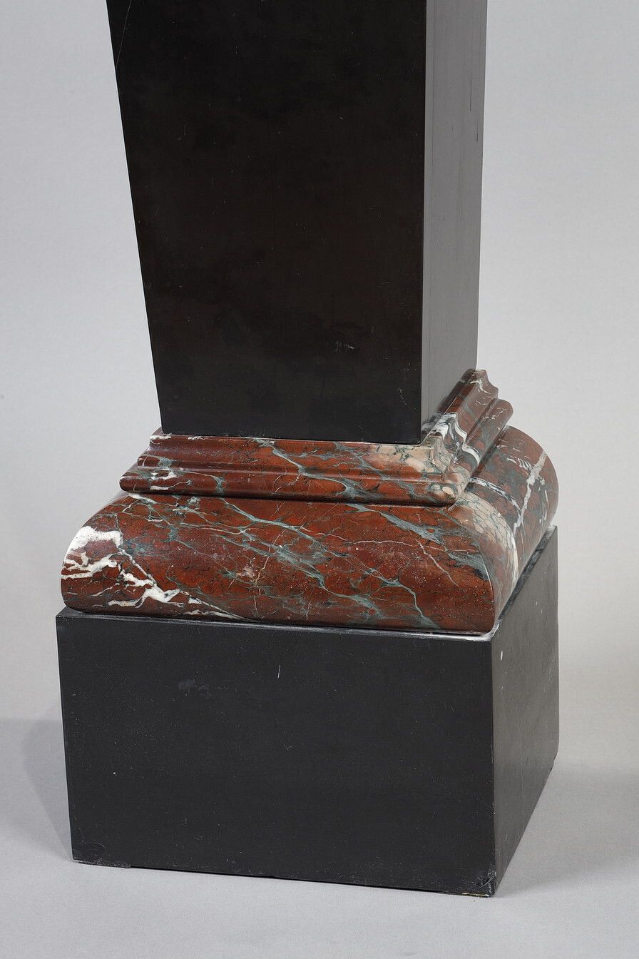 photo vinterior Pair Of Black And Red Marble Sheaths, 19th Century
