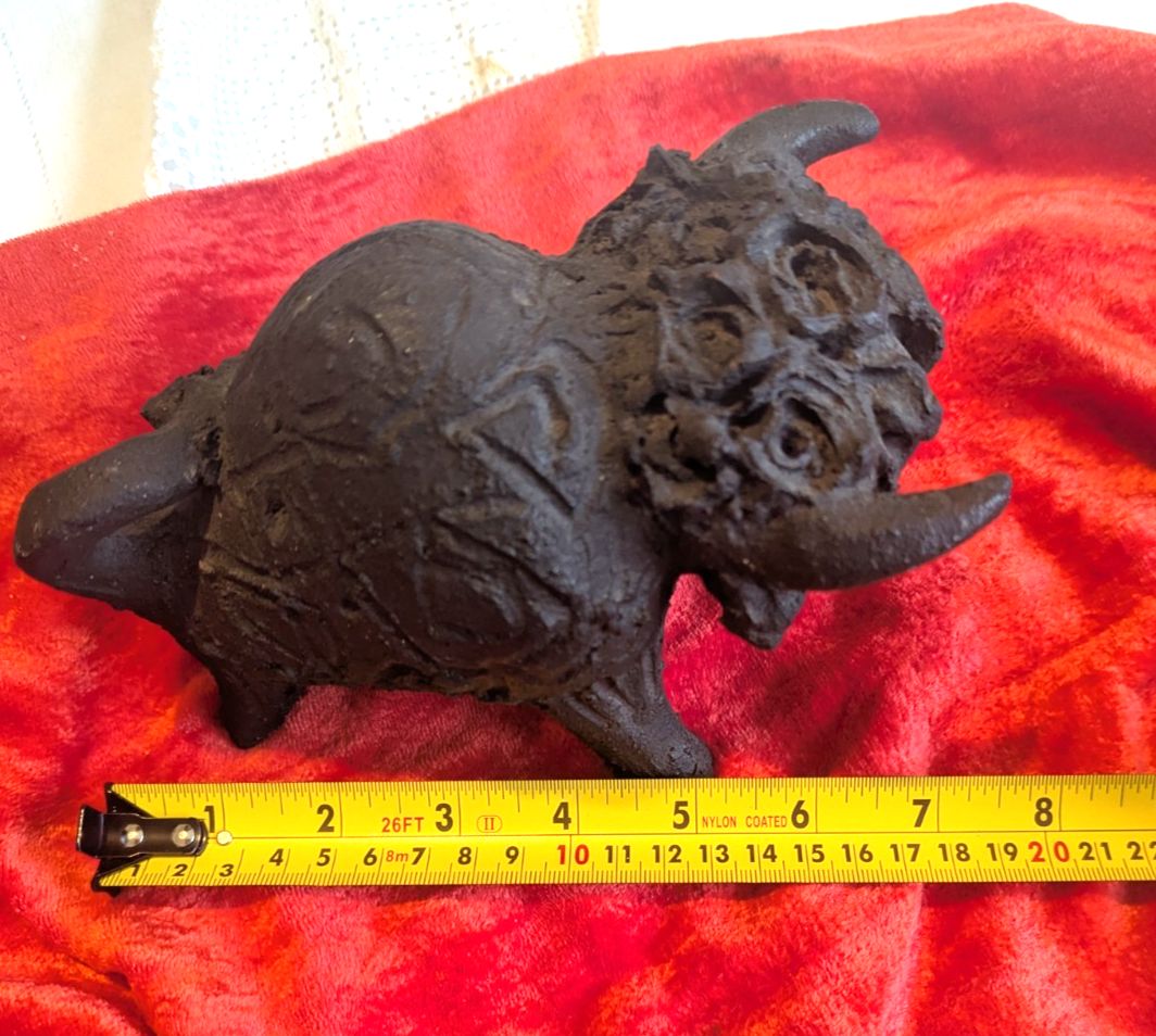 photo vinterior Vintage Mid Century Gothic Hand Made Bull Sculpture Matt Black Clay