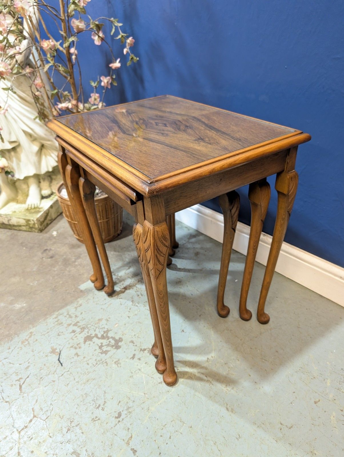 photo vintage Vintage Nest Of Tables Queen Anne Legs With Glass Top Walnut Veneer