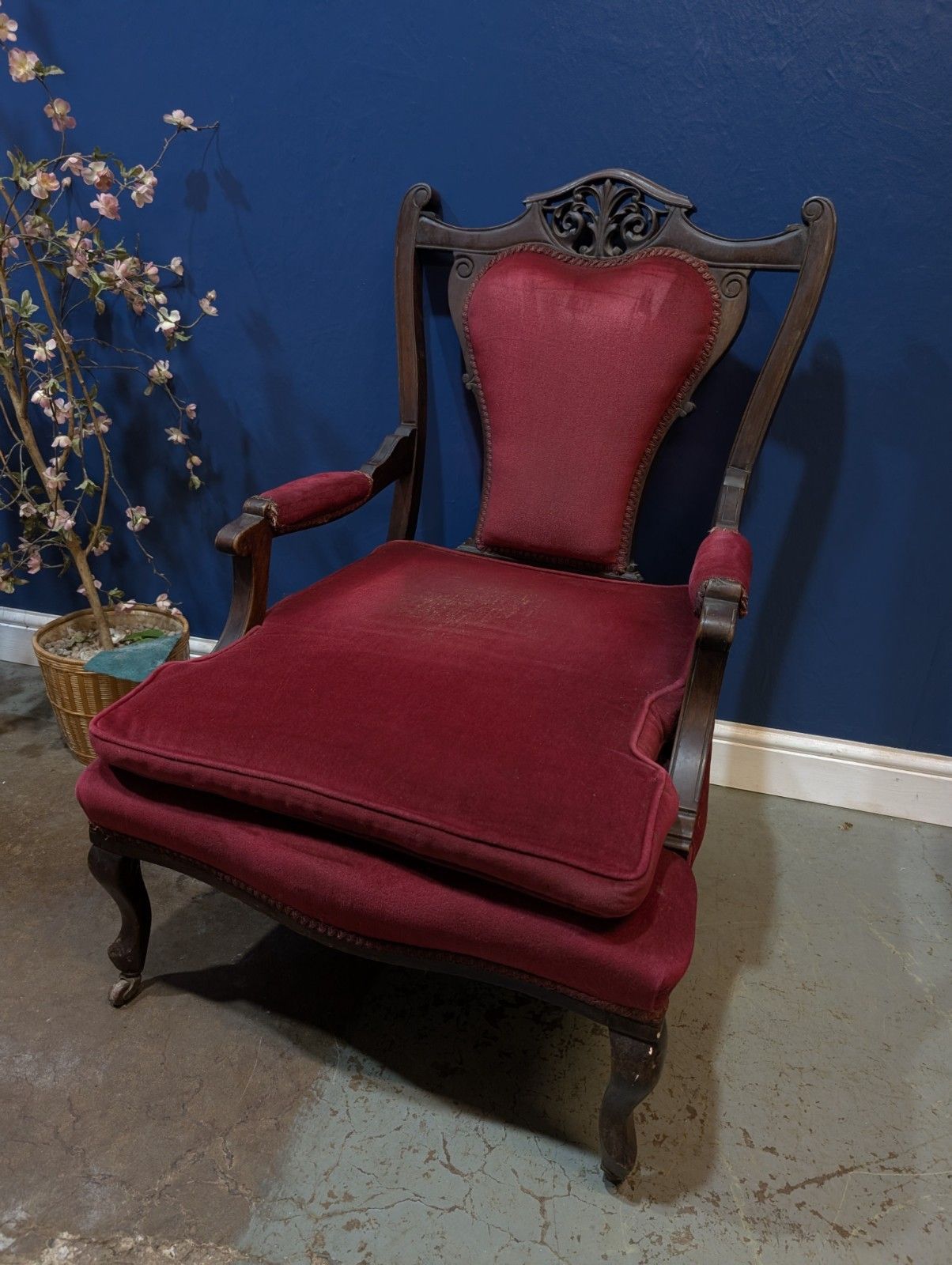 Antique Victorian Upholstered Armchair Red Velvet Throne Mahogany. photo furniture