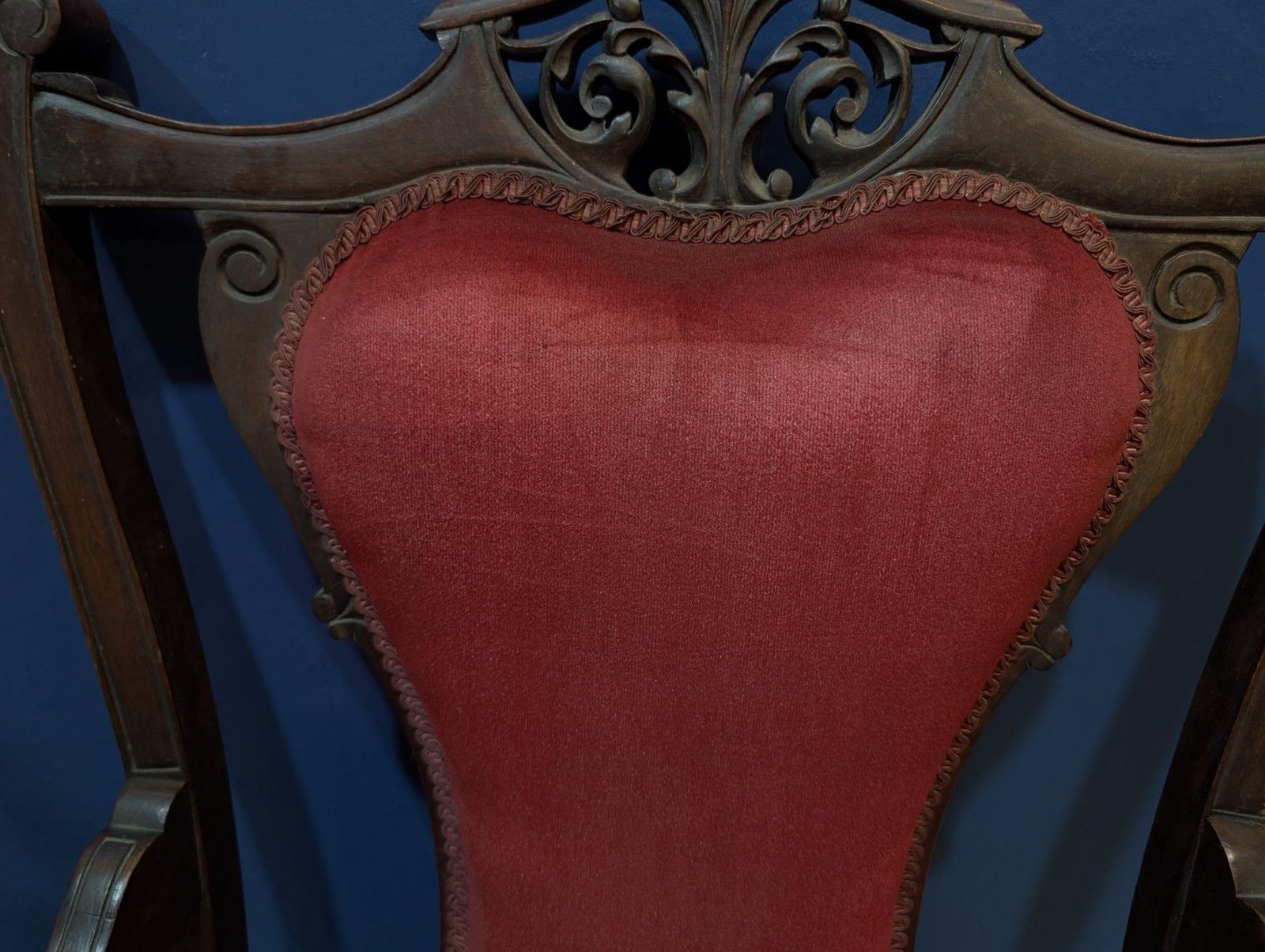 Antique Victorian Upholstered Armchair Red Velvet Throne Mahogany. photo vintage