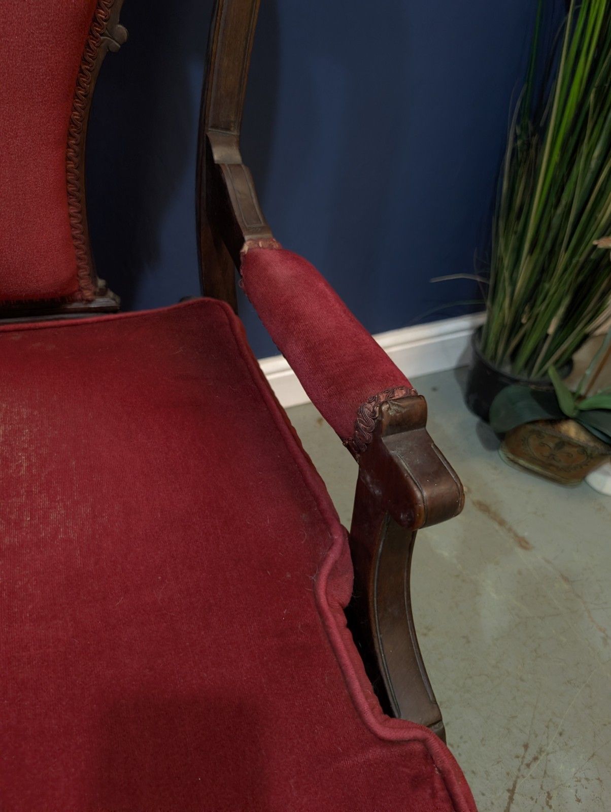 165.0 Antique Victorian Upholstered Armchair Red Velvet Throne Mahogany. photo