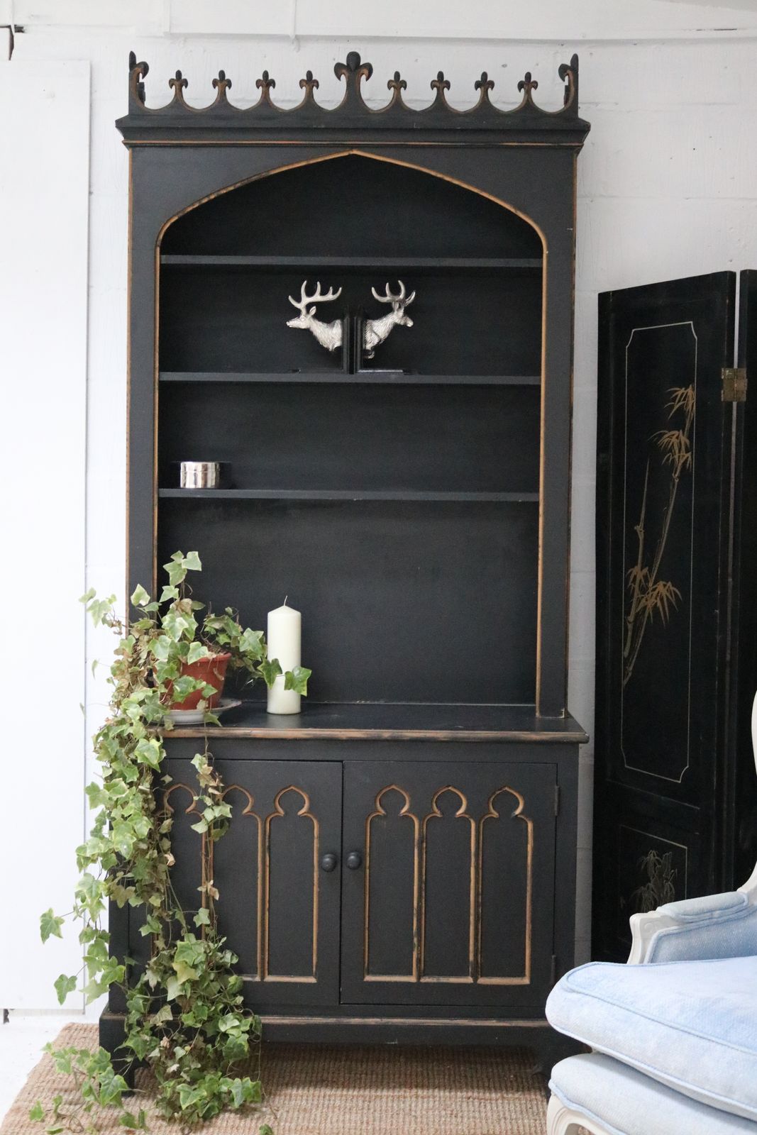 Unique Vintage Style Black Dresser Shelves Carved Fleur Di Lis photo buy
