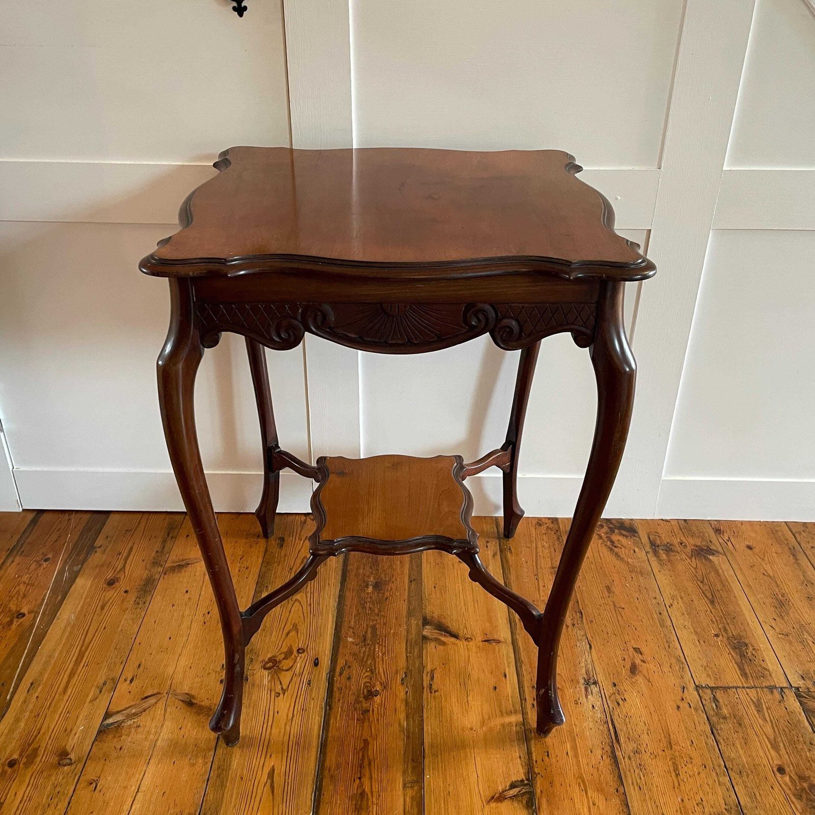 Antique Edwardian Hand Carved Wooden End Table Patterned Square Brown Table Vintage Decor Country Cottage Furniture Side 72x52x52cm photo Furniture