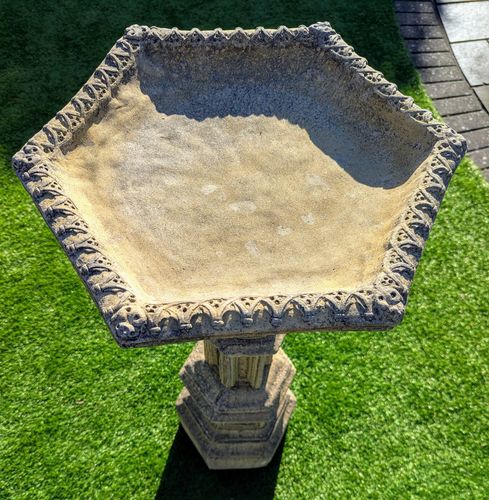 Vintage Medieval Style English Stone Bird Bath Delivery Available 0018. photo for sale