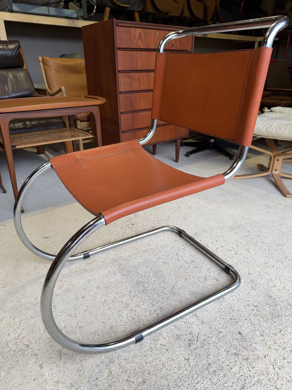 Tan Leather Mr10 Cantilever Chair In The Manner Of Ludwig Mies Van Der Rohe Bauhaus photo 345.0