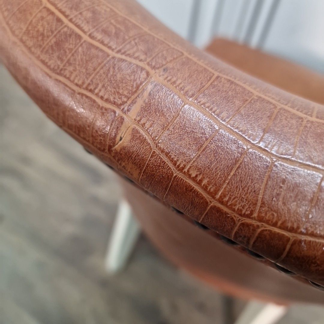 photo vintage Retro Vintage Side Chair Faux Leather Upholstered – Croc Effect Vinyl Tan Seat