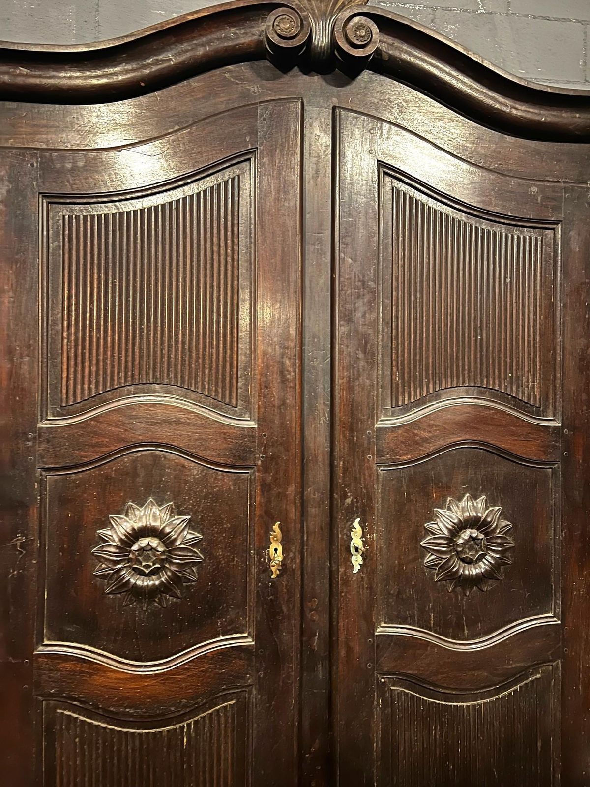 Piedmontese Walnut "Grissinato" 4 Door Closet, Italy photo buy