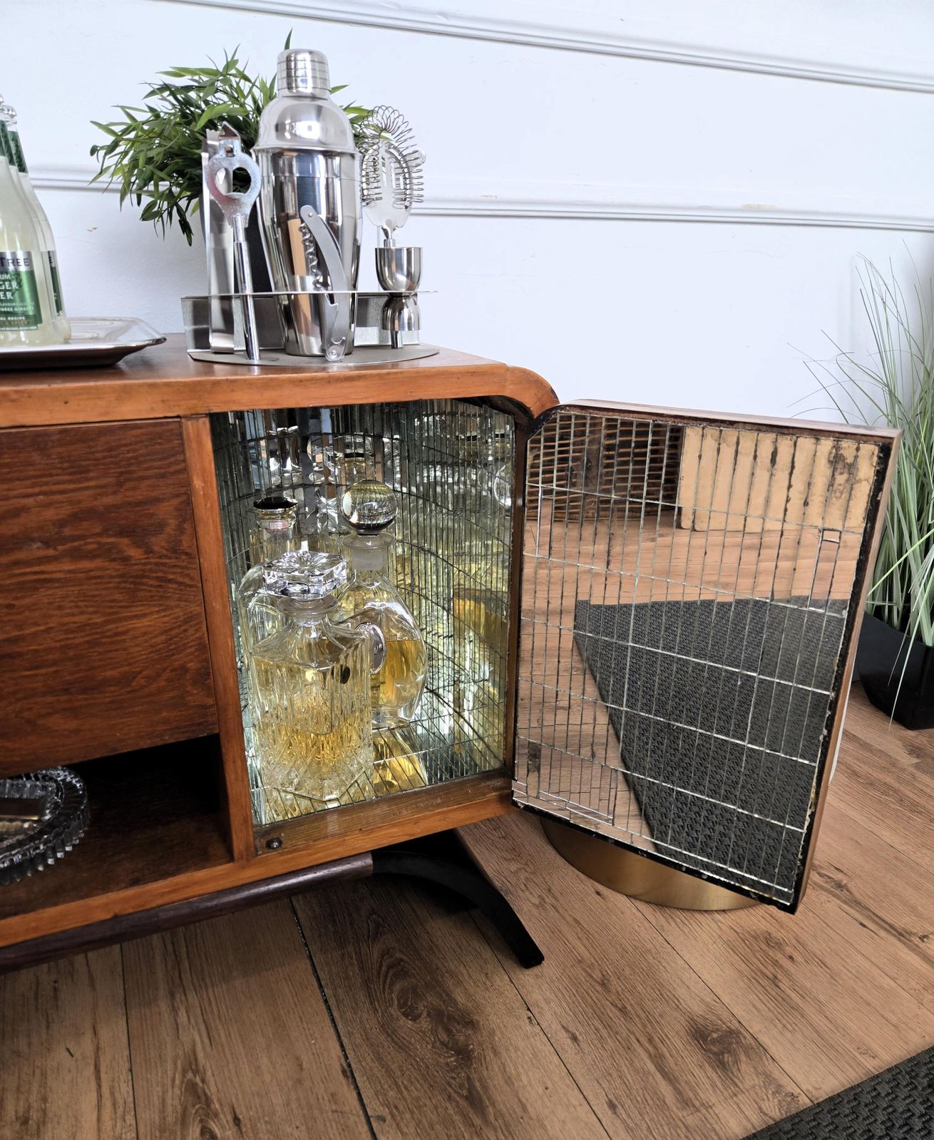 1950s Art Deco Mid Century Italian Walnut Burl And Mirror Mosaic Dry Bar Cabinet photo vinterior