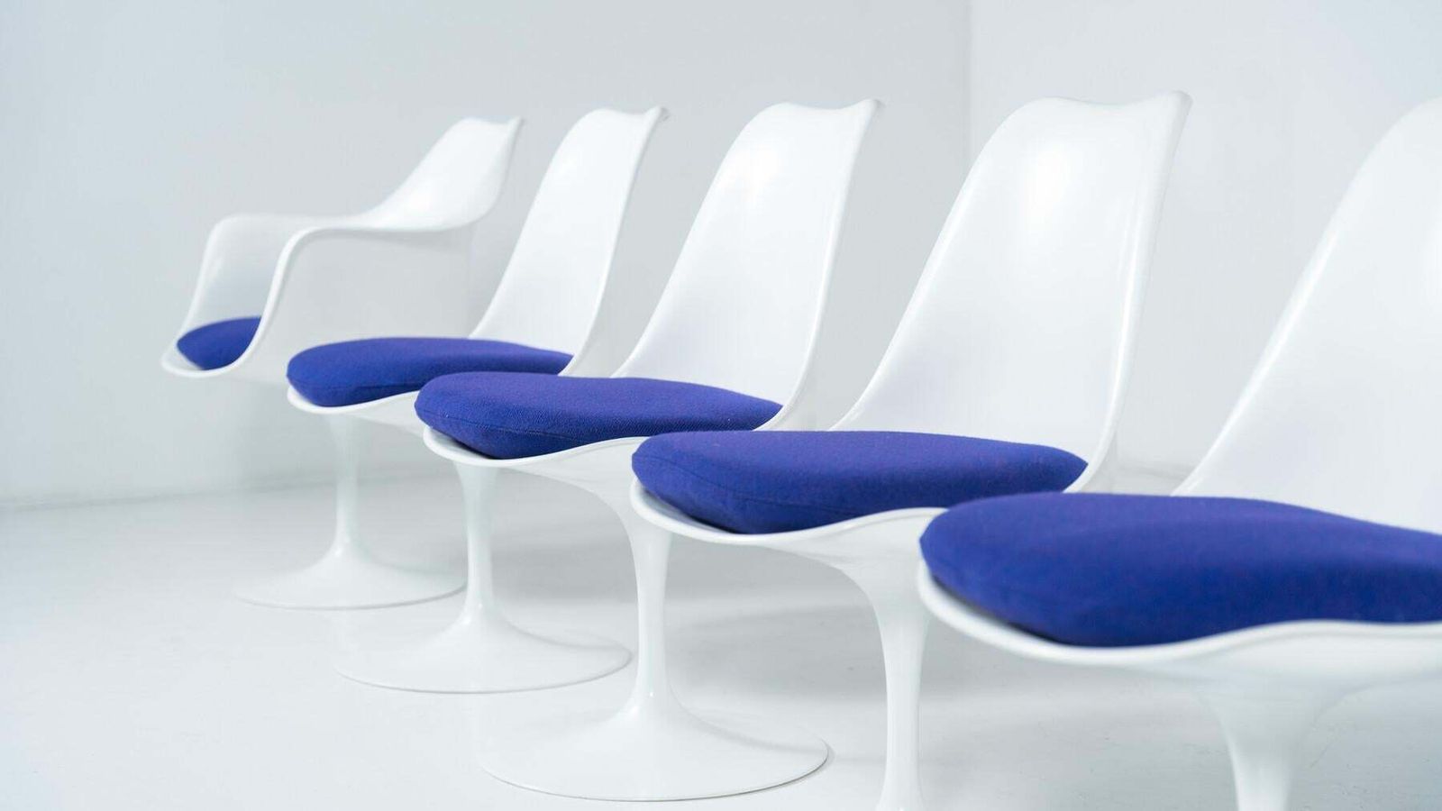 "Tulip" Chairs And Amrchairs By Eero Saarinen, Knoll Studio   New Upholstery photo vinterior