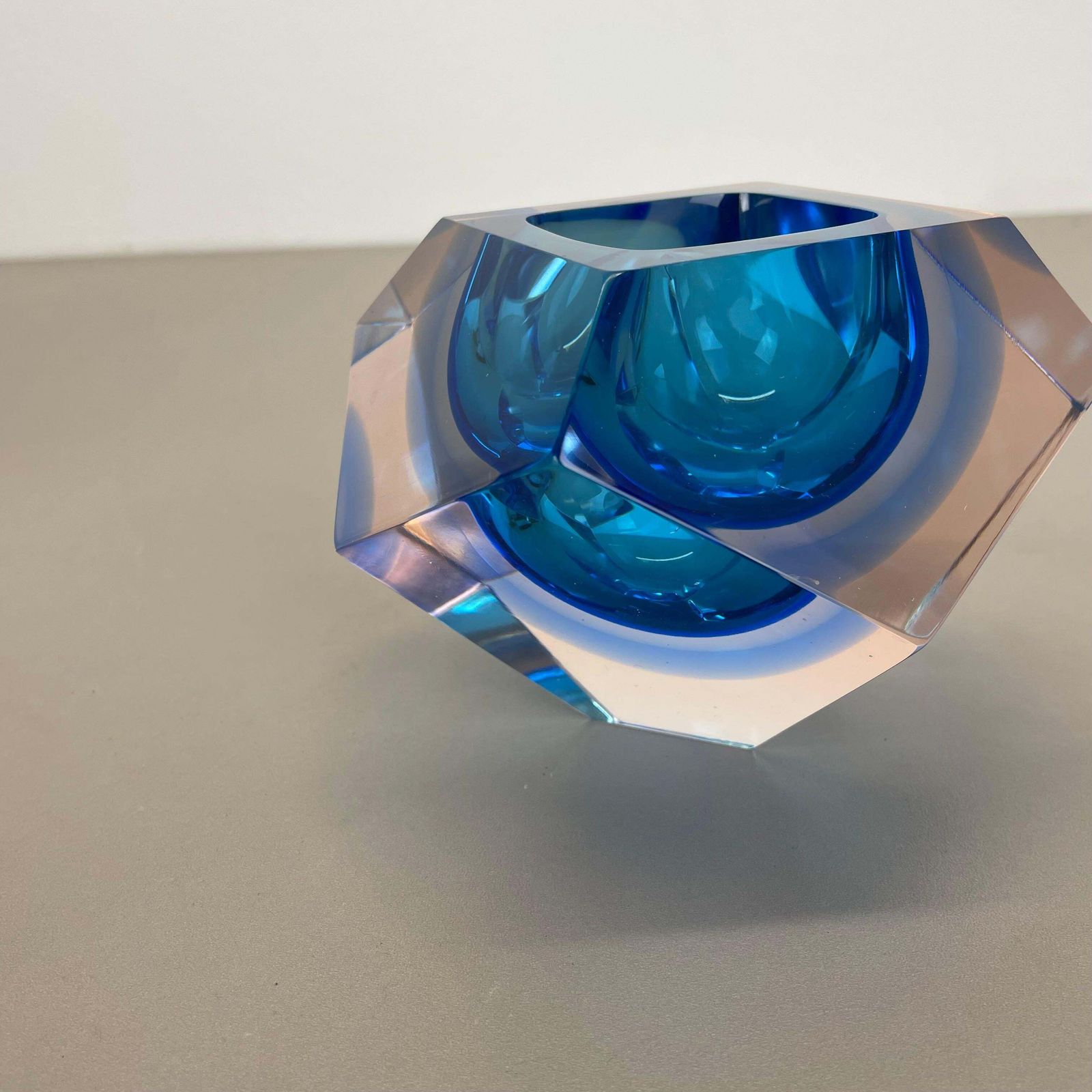 photo vintage 1.4kg Murano Glass Faceted "Diamond" Sommerso Bowl By Flavio Poli, Italy, 1970s
