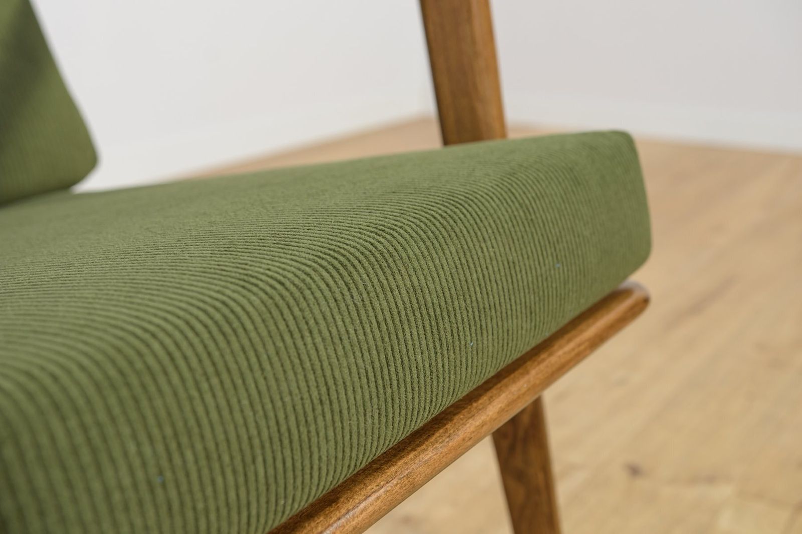 photo vintage Mid Century Model 300 139  Armchair From Swarzędz Factory, Poland, 1960s
