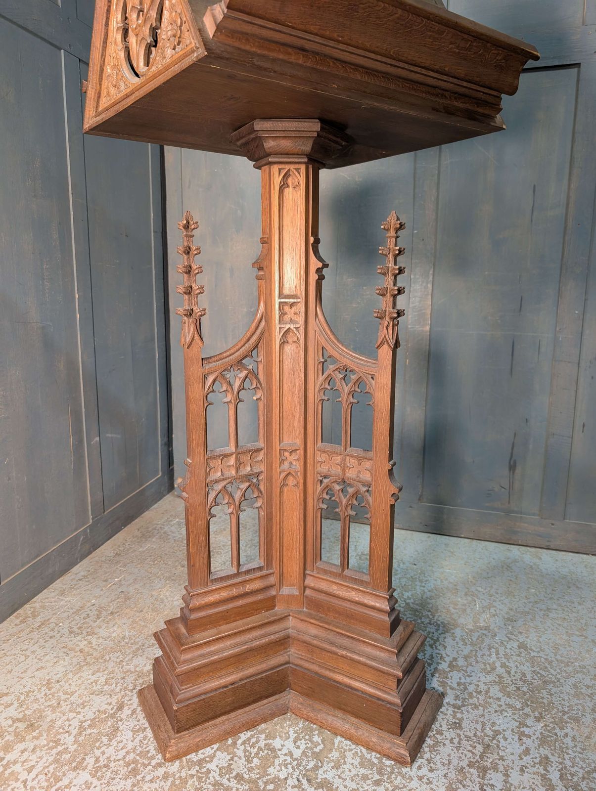 1930’s Vintage Highly Carved Gothic Oak ‘Pigeon Coop’ Church Lectern photo Home Decor