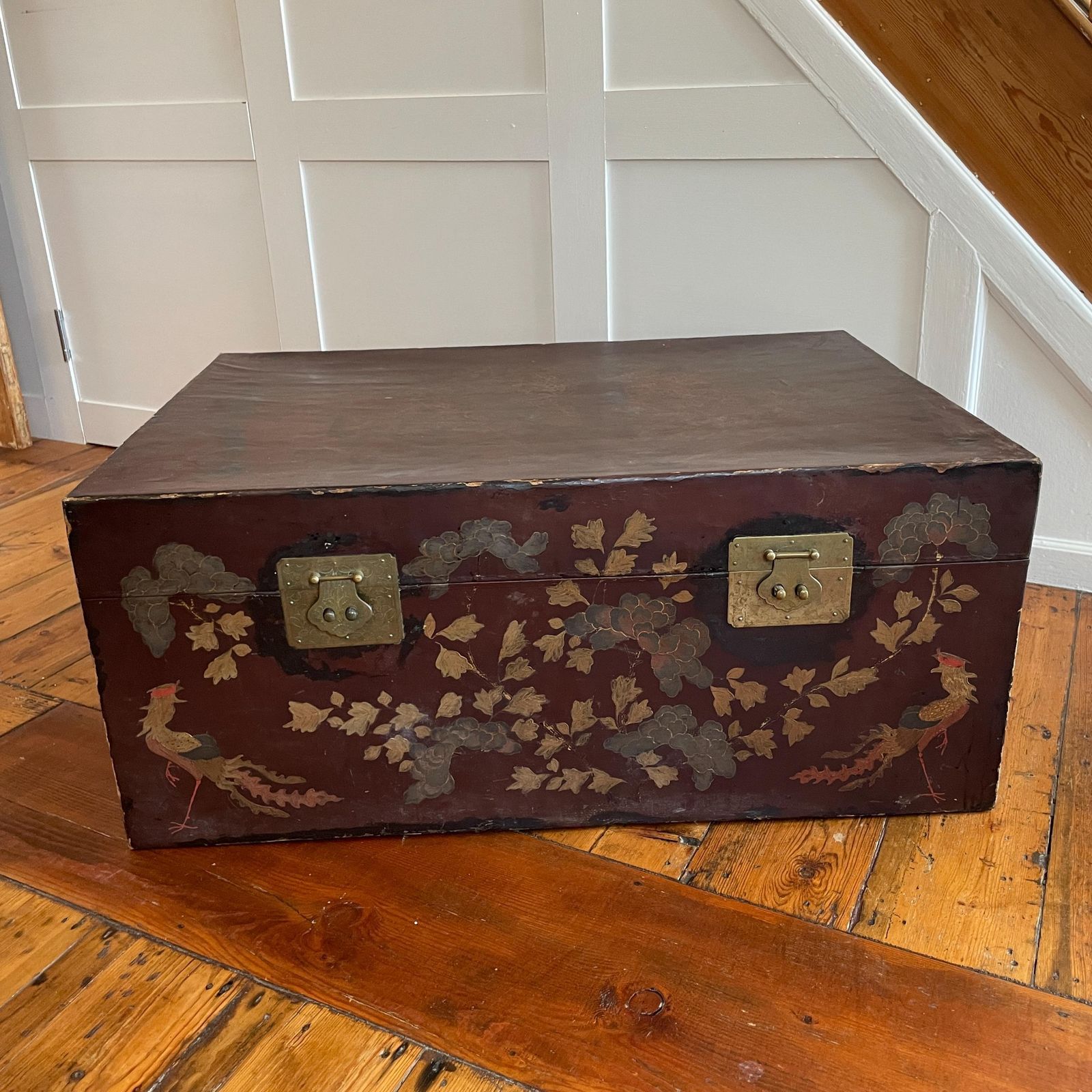 595.0 Large Hand Painted Chinese Trunk Dark Red Lacquered Oriental Storage Chest Vintage Blanket Box Coffee Table Decor Asian photo