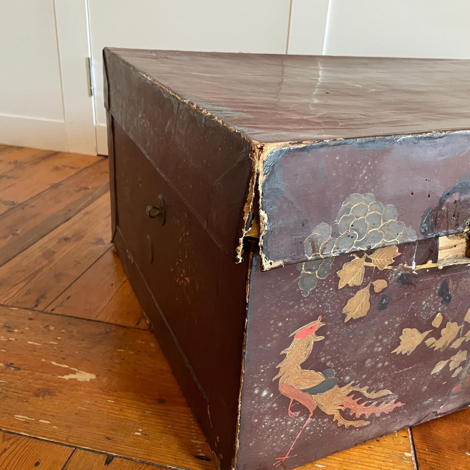 Large Hand Painted Chinese Trunk Dark Red Lacquered Oriental Storage Chest Vintage Blanket Box Coffee Table Decor Asian Chinoiserie photo vinterior