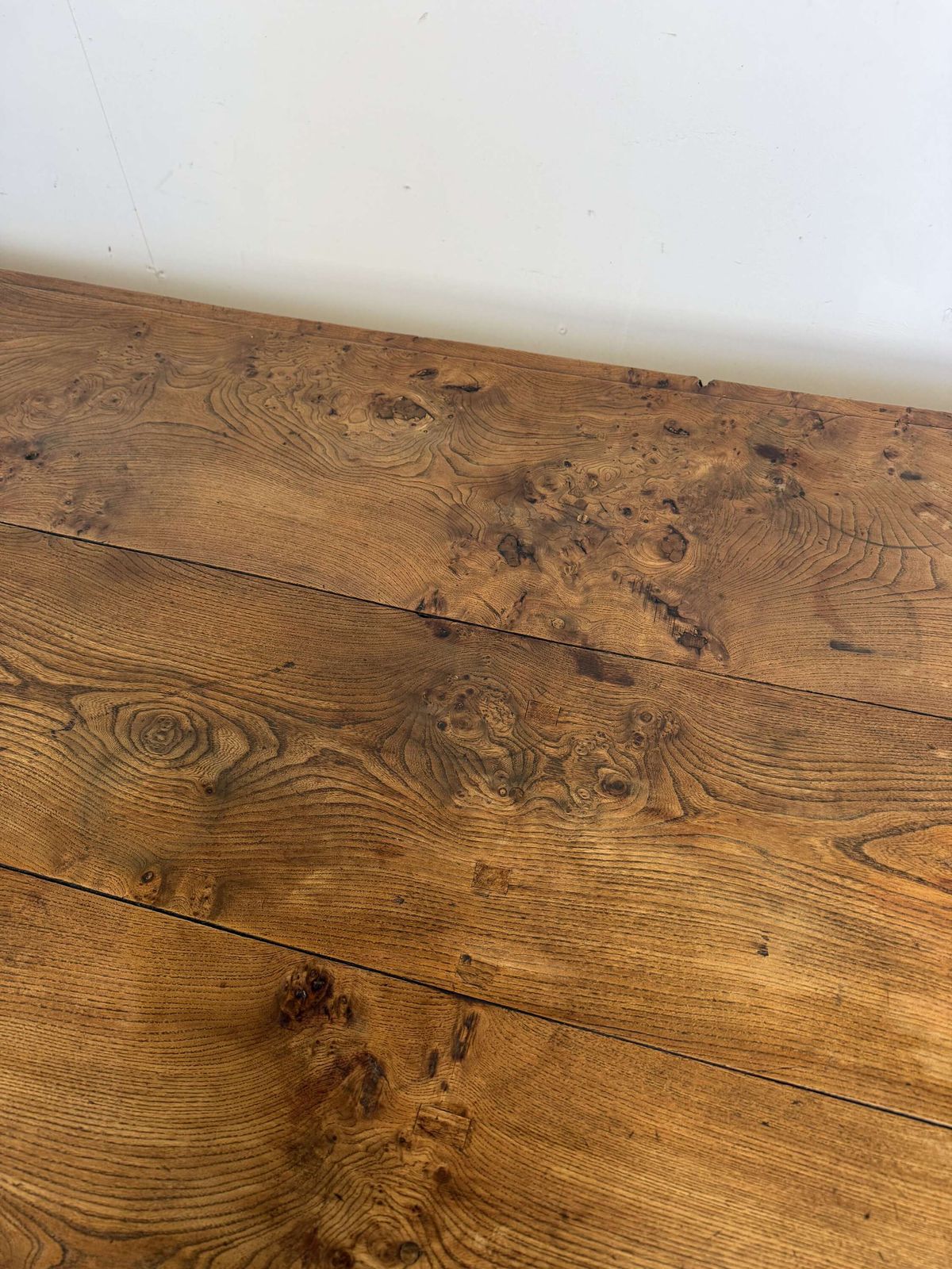 photo furniture Early 20th Century Elm Farmhouse Table