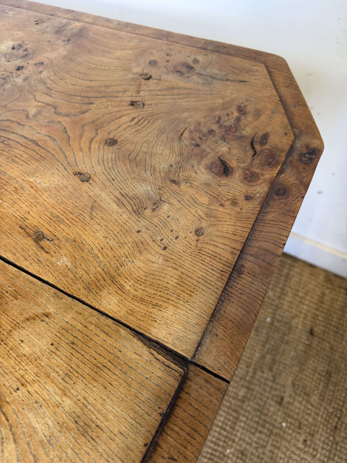 photo vinterior Early 20th Century Elm Farmhouse Table