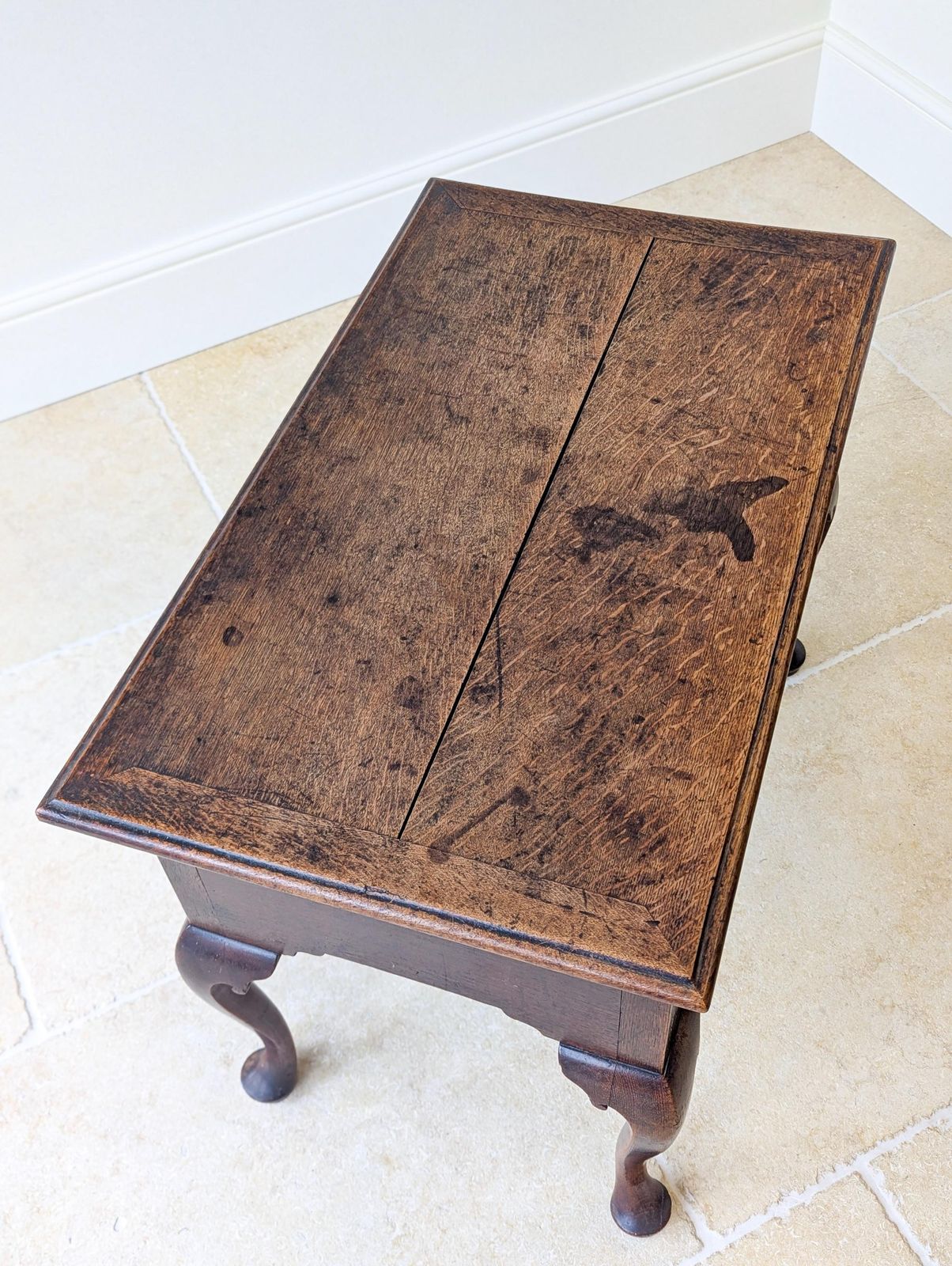 photo vinterior Antique 18th Century Georgian Oak Lowboy C.1750