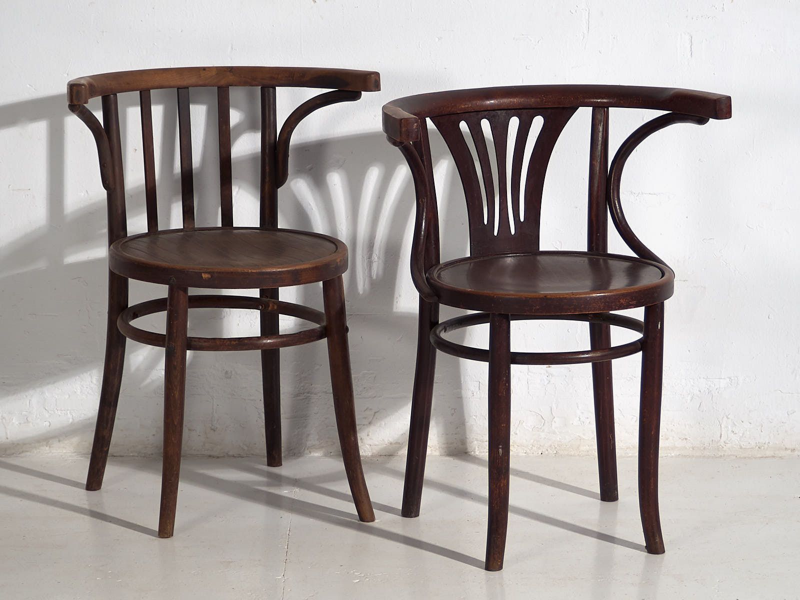 photo for sale Thonet Antique Chairs With Armrests (C.1920). Set Of 4 Pieces #3