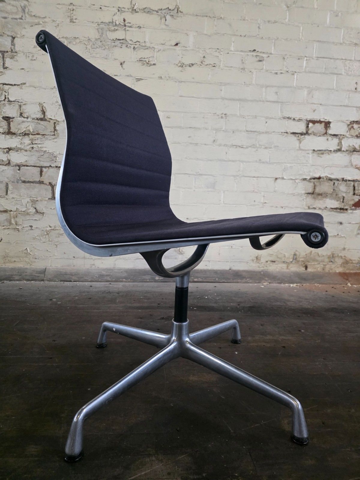 photo buy Pair Of Mid Century Vitra Ea 105 Office Chairs In Navy