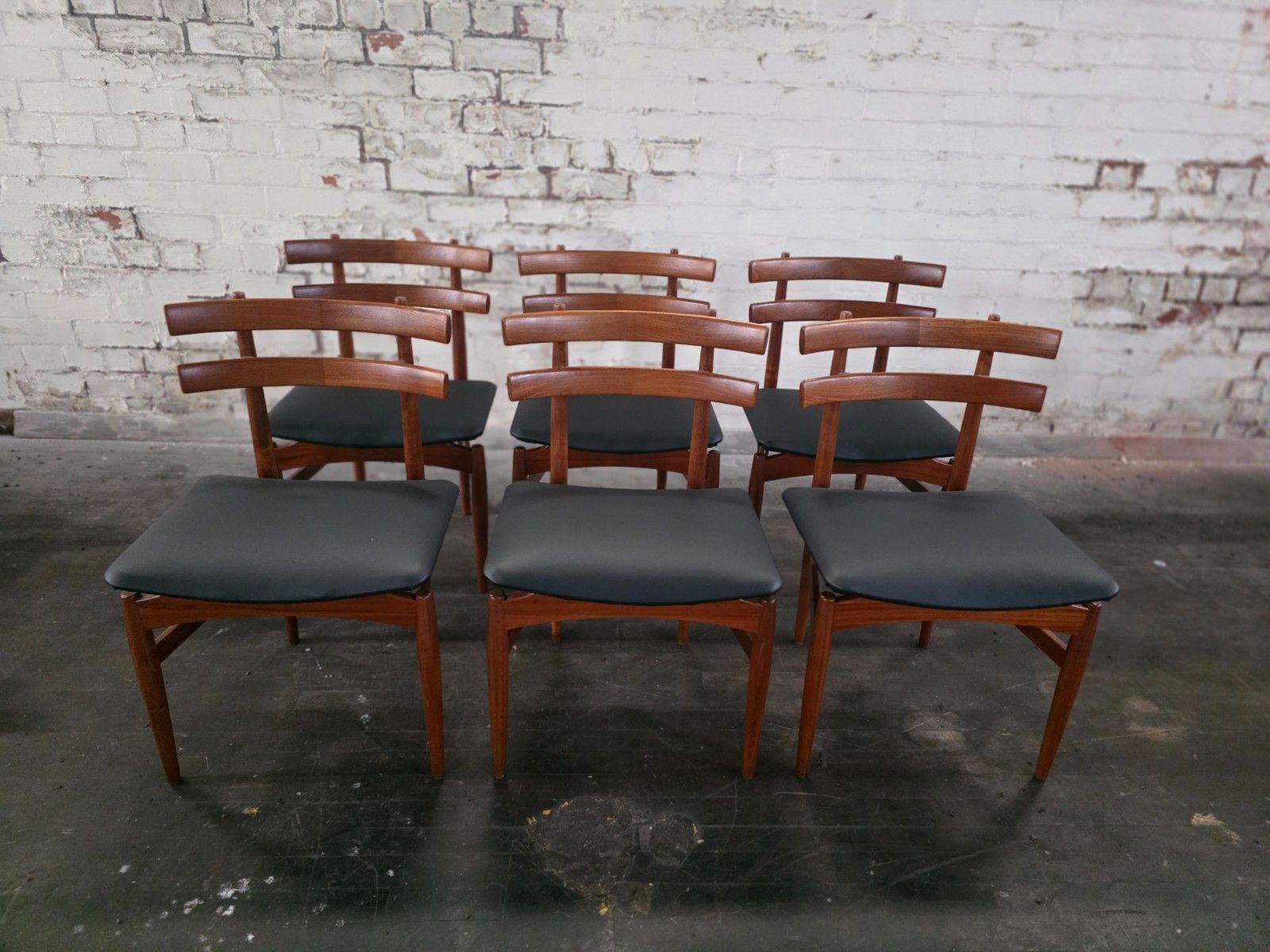 Set Of 6 Danish Teak Mid Century Model 30 Dining Chairs By Poulm Hundevad photo for sale
