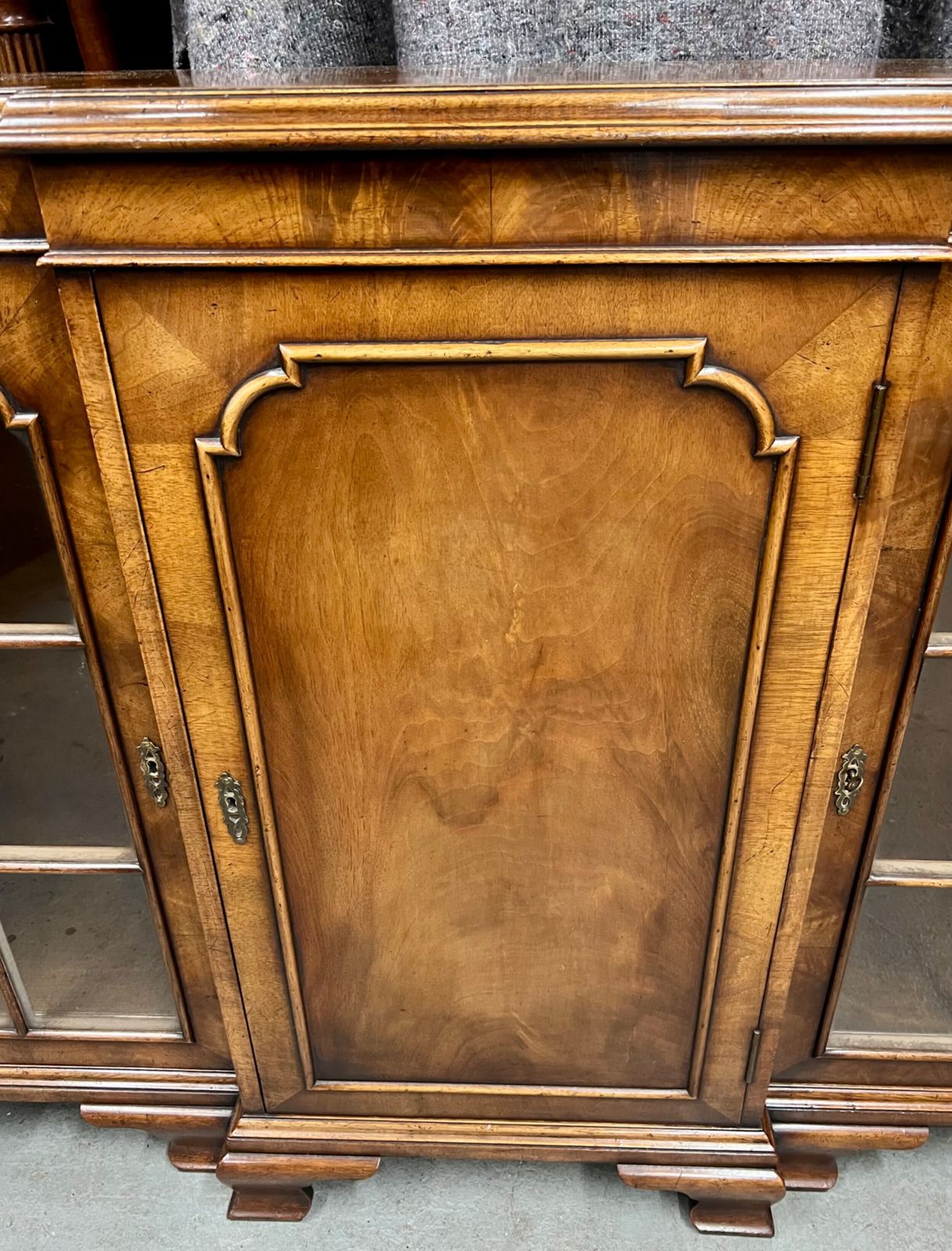 Good Quality Queen Anne Style Dwarf Walnut Bookcase photo vinterior