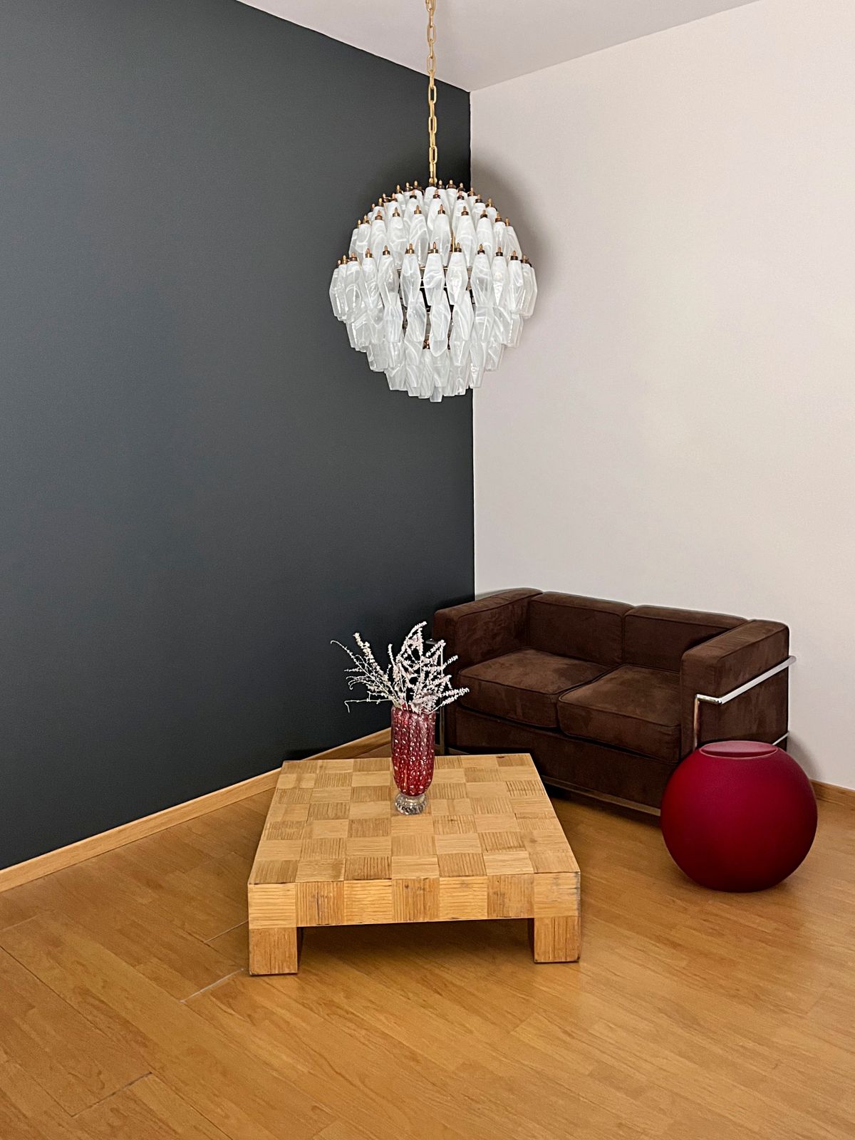 Amazing Spherical Murano Poliedri Chandelier   140 White Alabaster Poliedri photo furniture