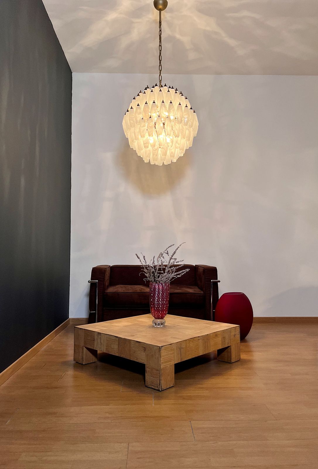 photo buy Amazing Spherical Murano Poliedri Chandelier   140 White Alabaster Poliedri