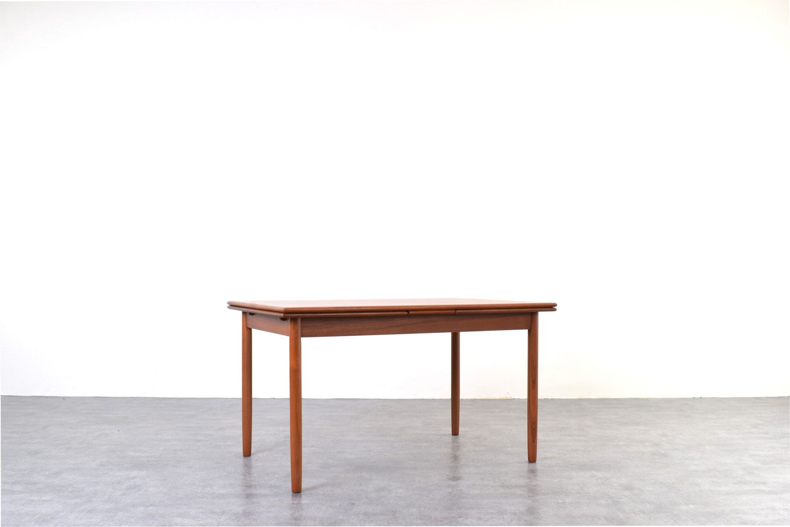 Mid Century Danish Teak Extendable Dining Table, 1960s.