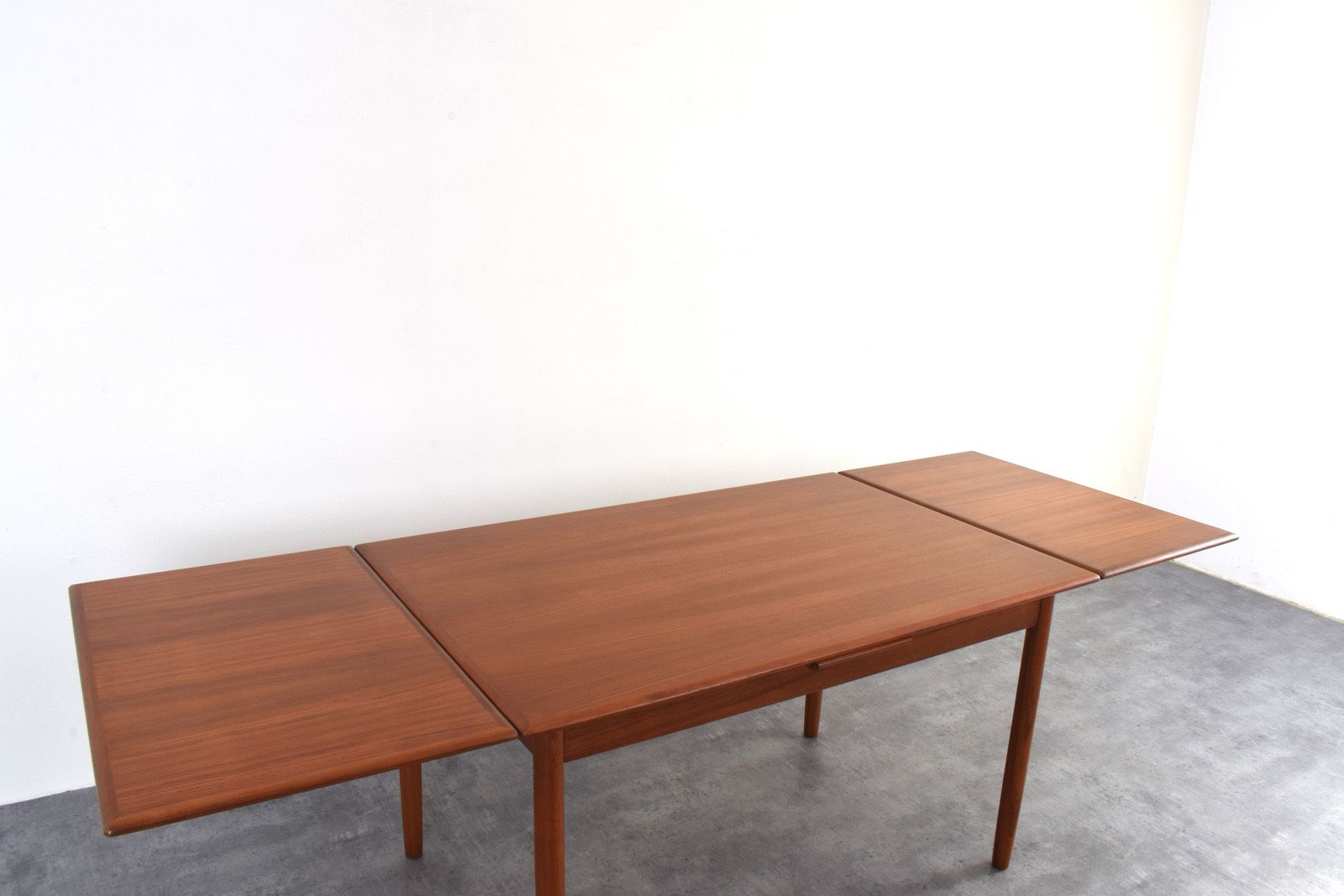 photo vintage Mid Century Danish Teak Extendable Dining Table, 1960s.