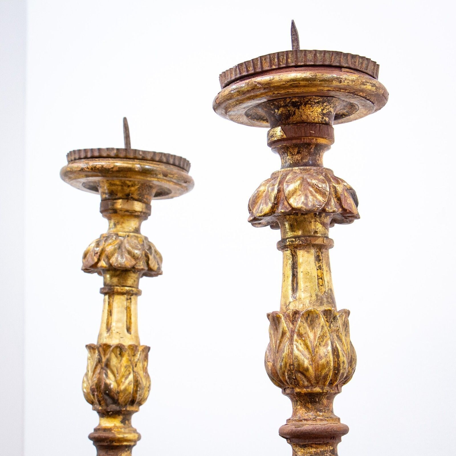 Large Pair Of 18th Century French Giltwood Torcheres photo vinterior