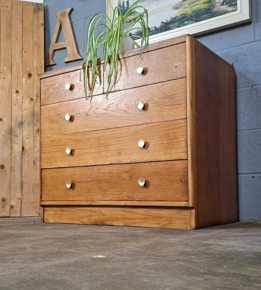 Chest Of Drawers ~ Oak ~ Vintage ~ Mid Century ~ Brass Handles