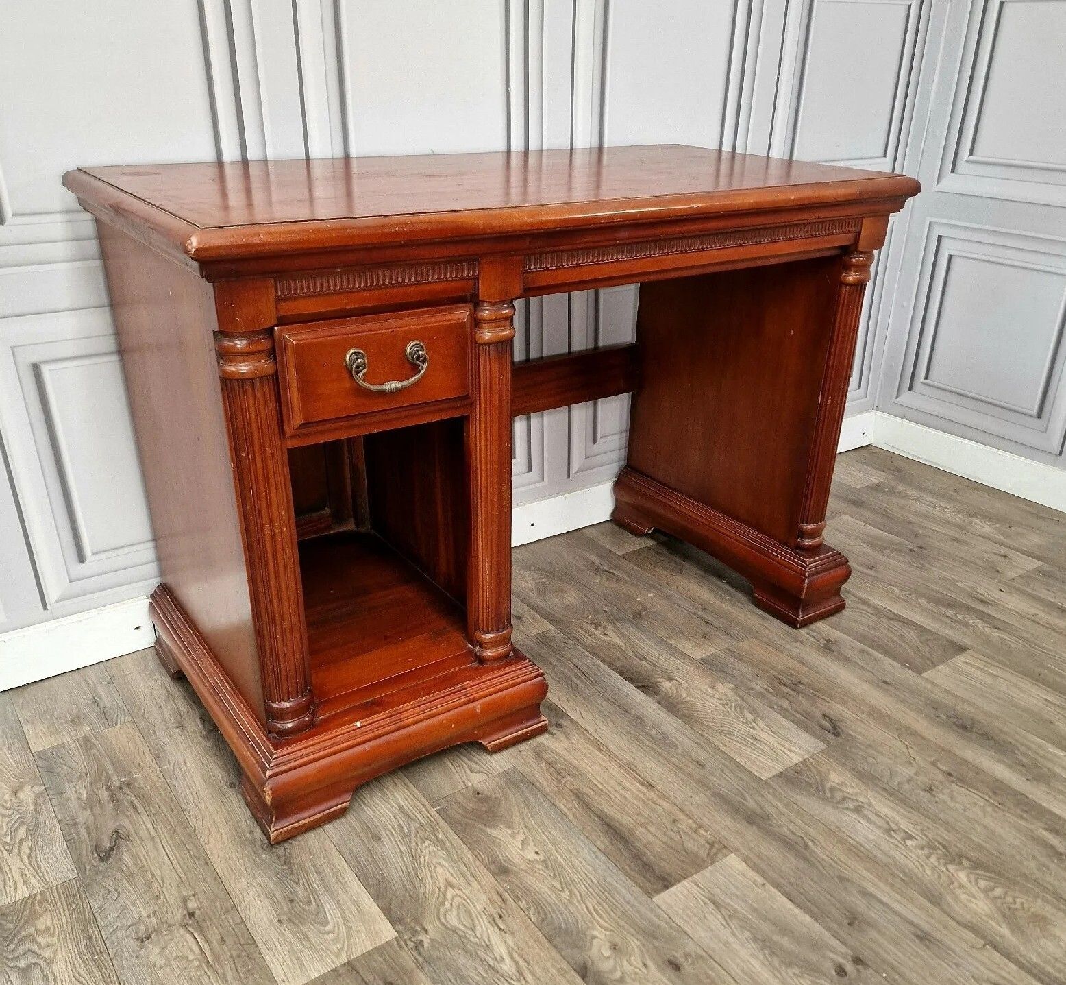 Antique Style Desk Dresser Wood Single Pedestal Writing Home Office  Drawer