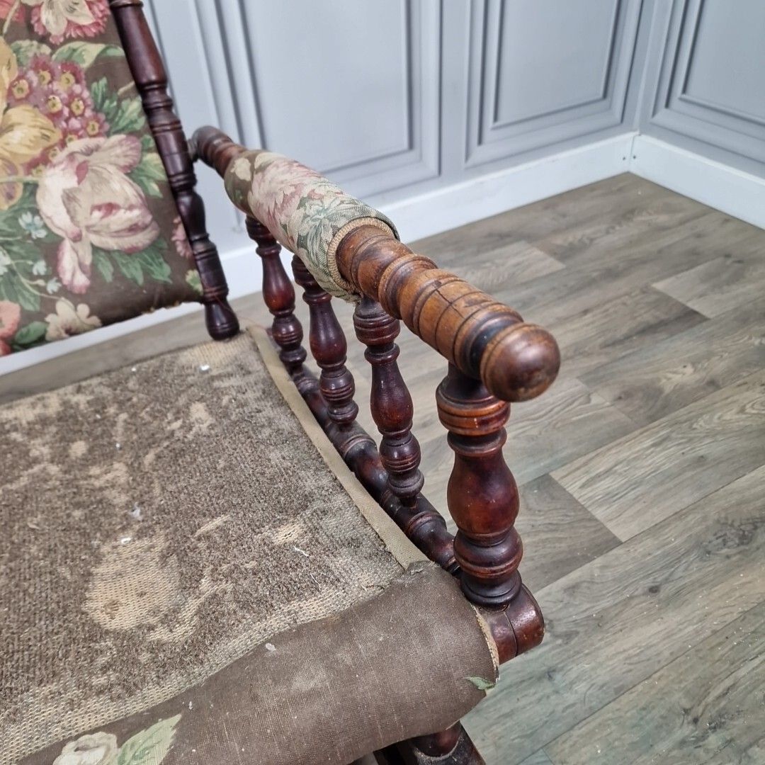 photo furniture Antique American Rocking Chair Edwardian Sprung Decorative Turned Wooden Seat