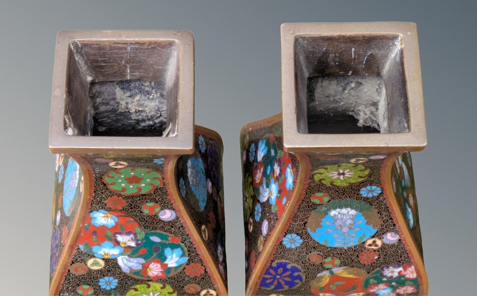 photo furniture Good Quality Pair Of Chinese Cloisonne Vases Qing Period