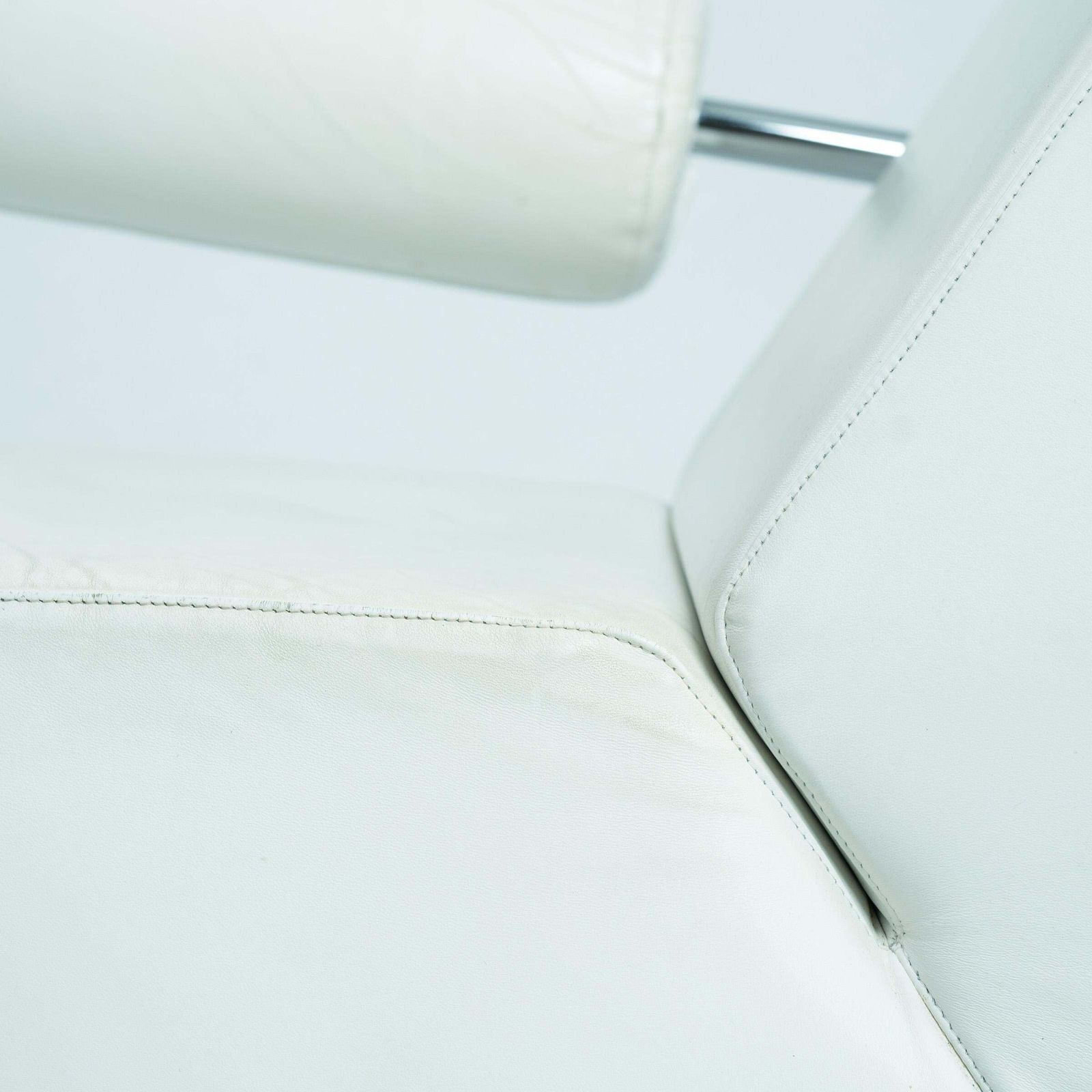 photo vinterior Rob Eckhardt Karel Doorman Chaise Longue White Leather Tubular Steel