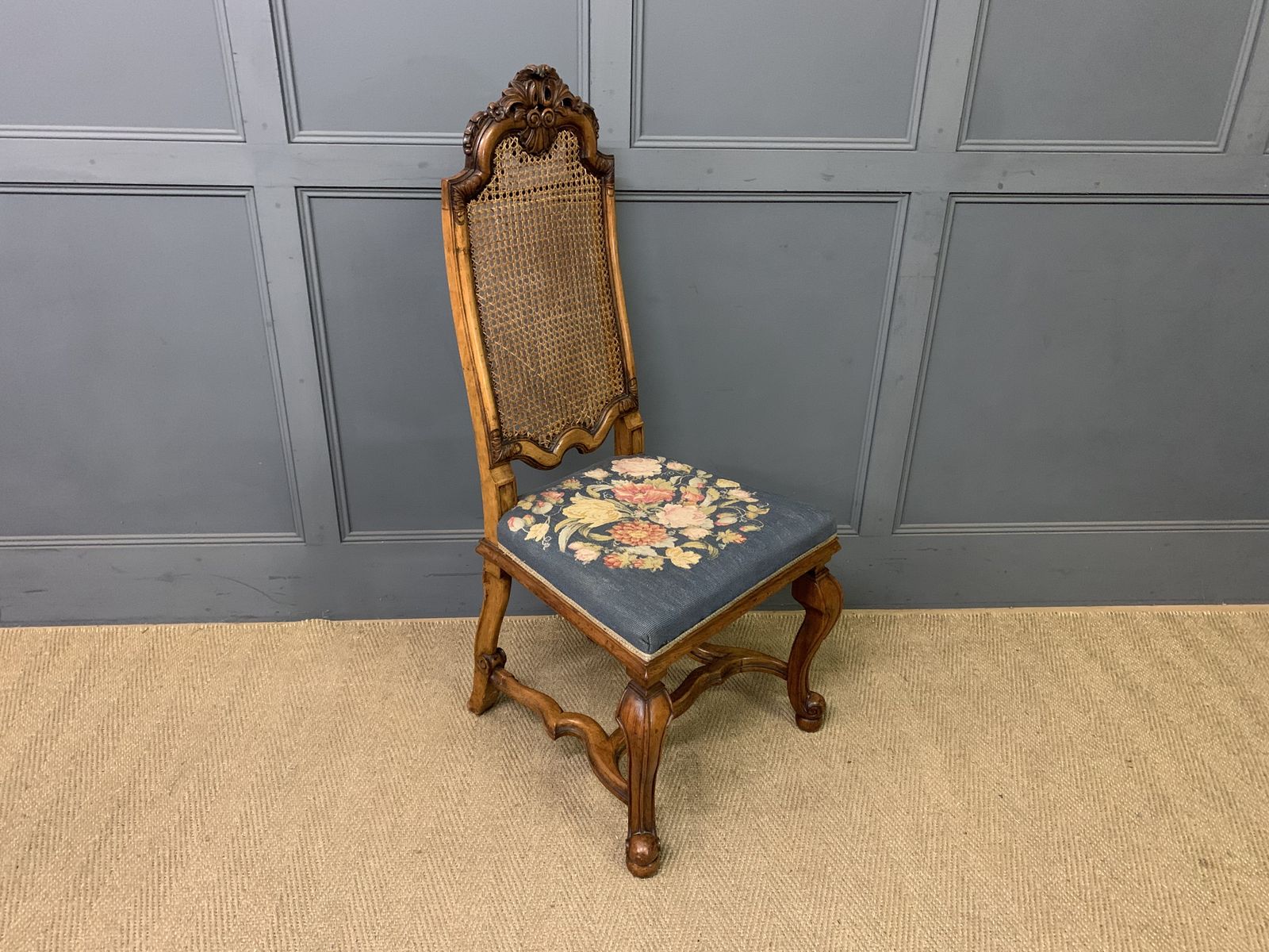 photo vinterior Pair Of William & Mary Style Chairs By Waring & Gillow