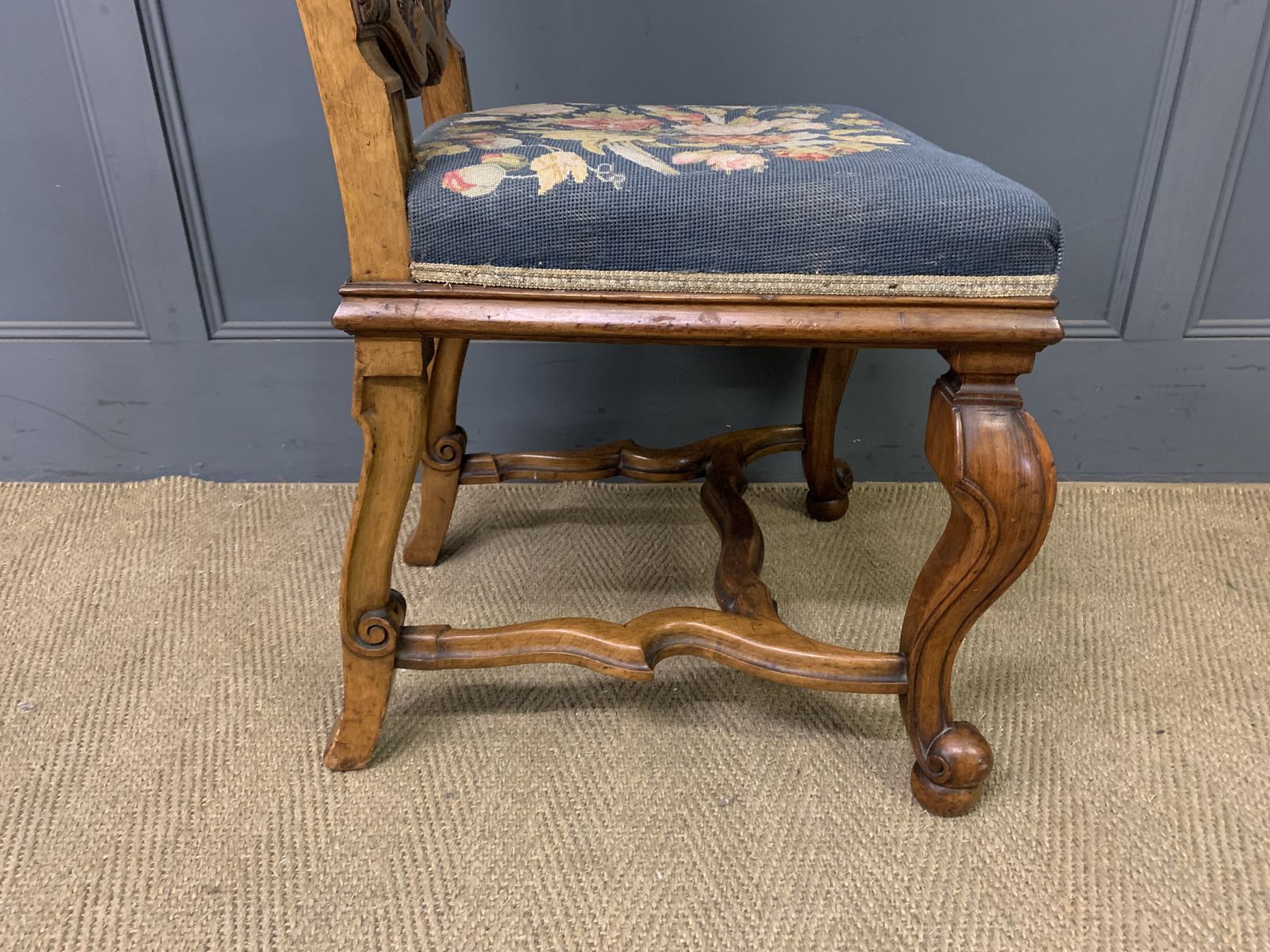 photo vintage Pair Of William & Mary Style Chairs By Waring & Gillow