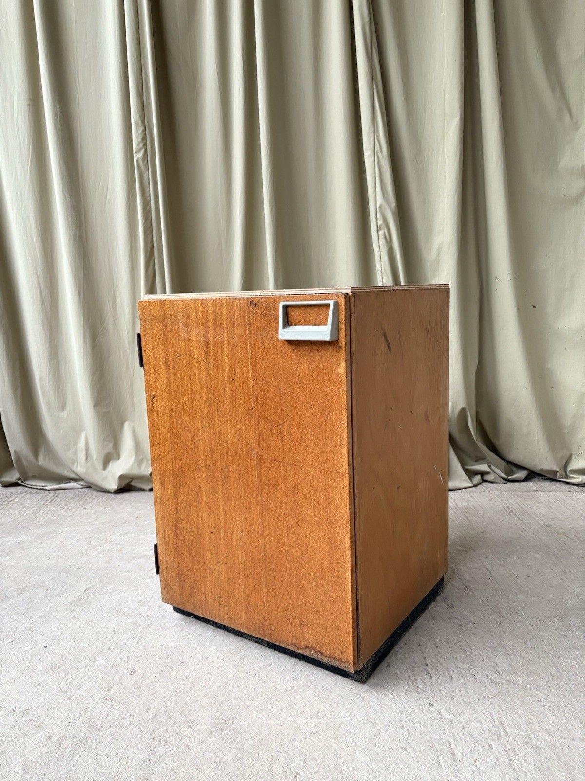 Vtg Mid Century Esa Esavian School Cabinet Bedside Side Table Retro R1058 photo 184.0