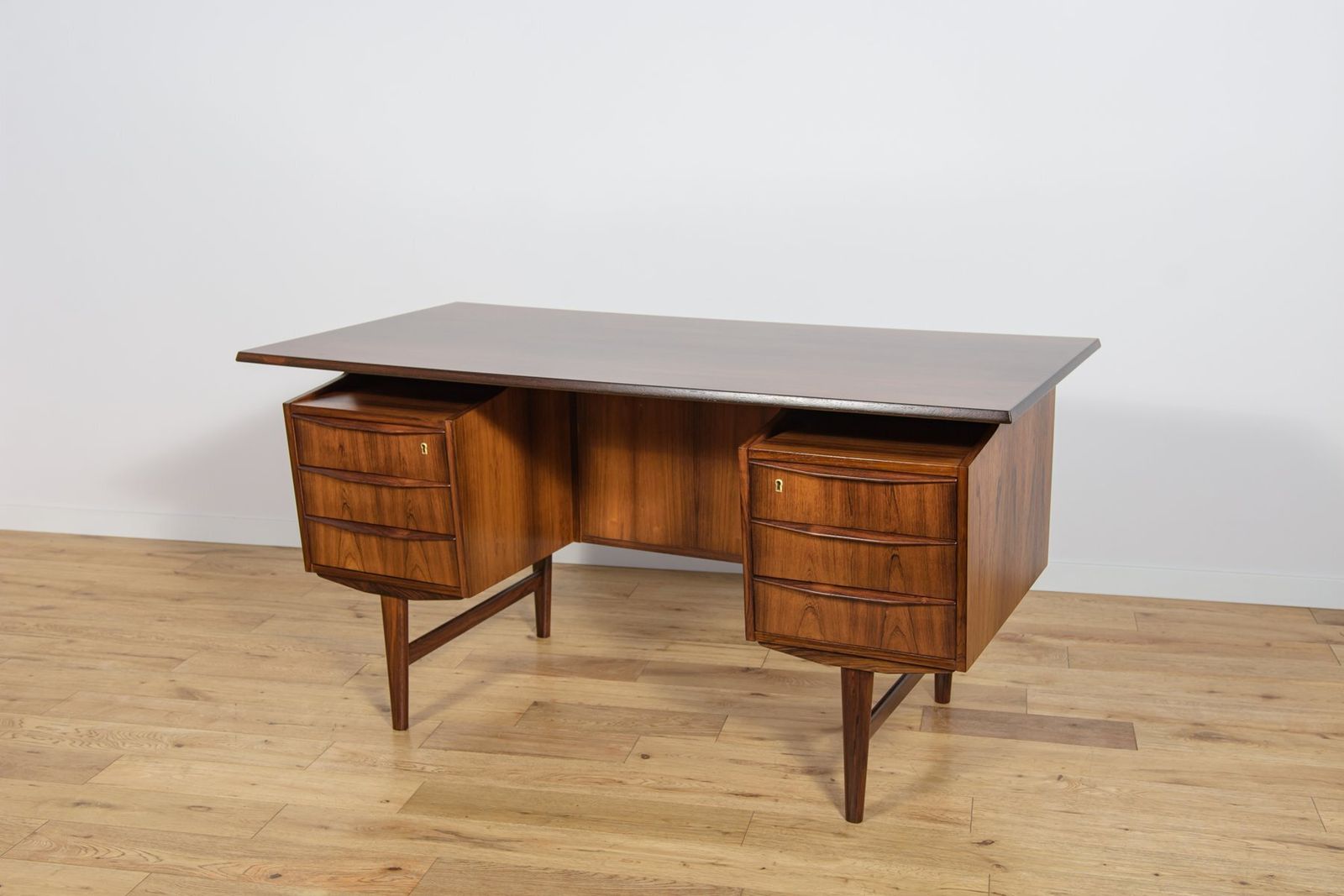 Mid Century Modern Freestanding Rosewood Desk, Denmark, 1960s