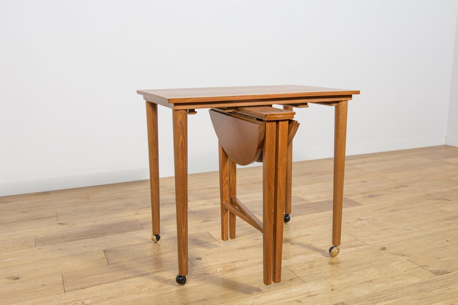 photo vintage Mid Century Modern Danish Nesting Tables By Poul Hundevad For Novy Domov, Czechoslovakia, 1960s, Set Of 5