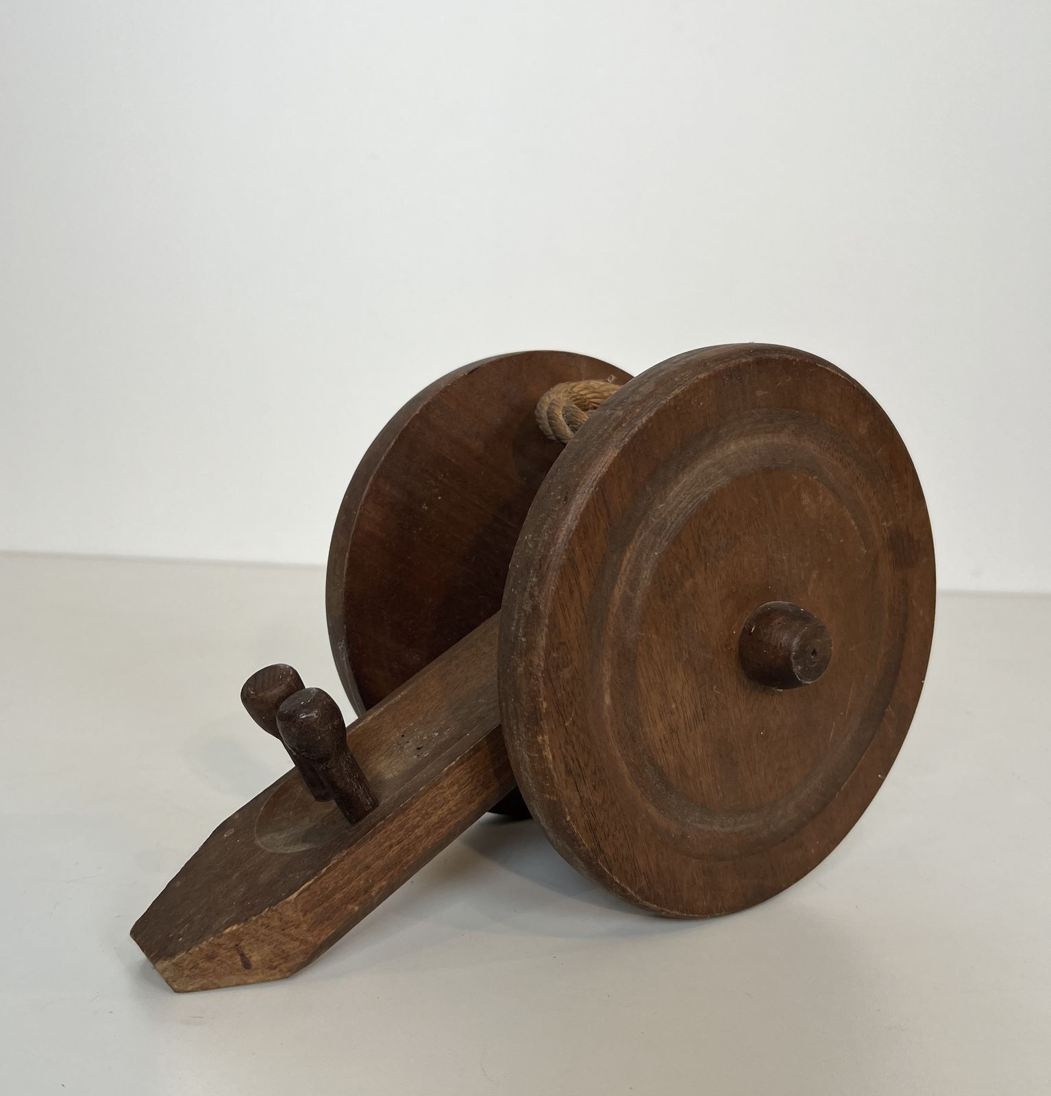 photo furniture Wooden And Rope Bottle Holder By Adrien Audoux And Frida Minet (Audoux Minet)