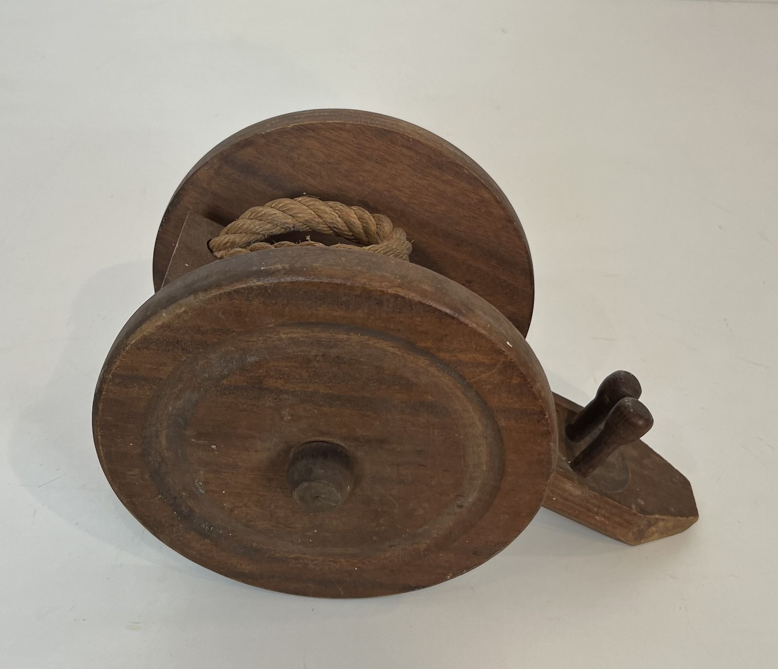 580.0 Wooden And Rope Bottle Holder By Adrien Audoux And Frida Minet (Audoux Minet) photo
