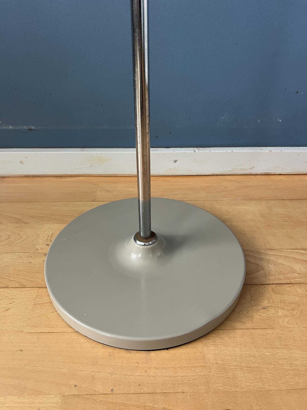 photo vinterior Vintage Gepo Space Age Mushroom Floor Lamp By Gino Sarfatti.